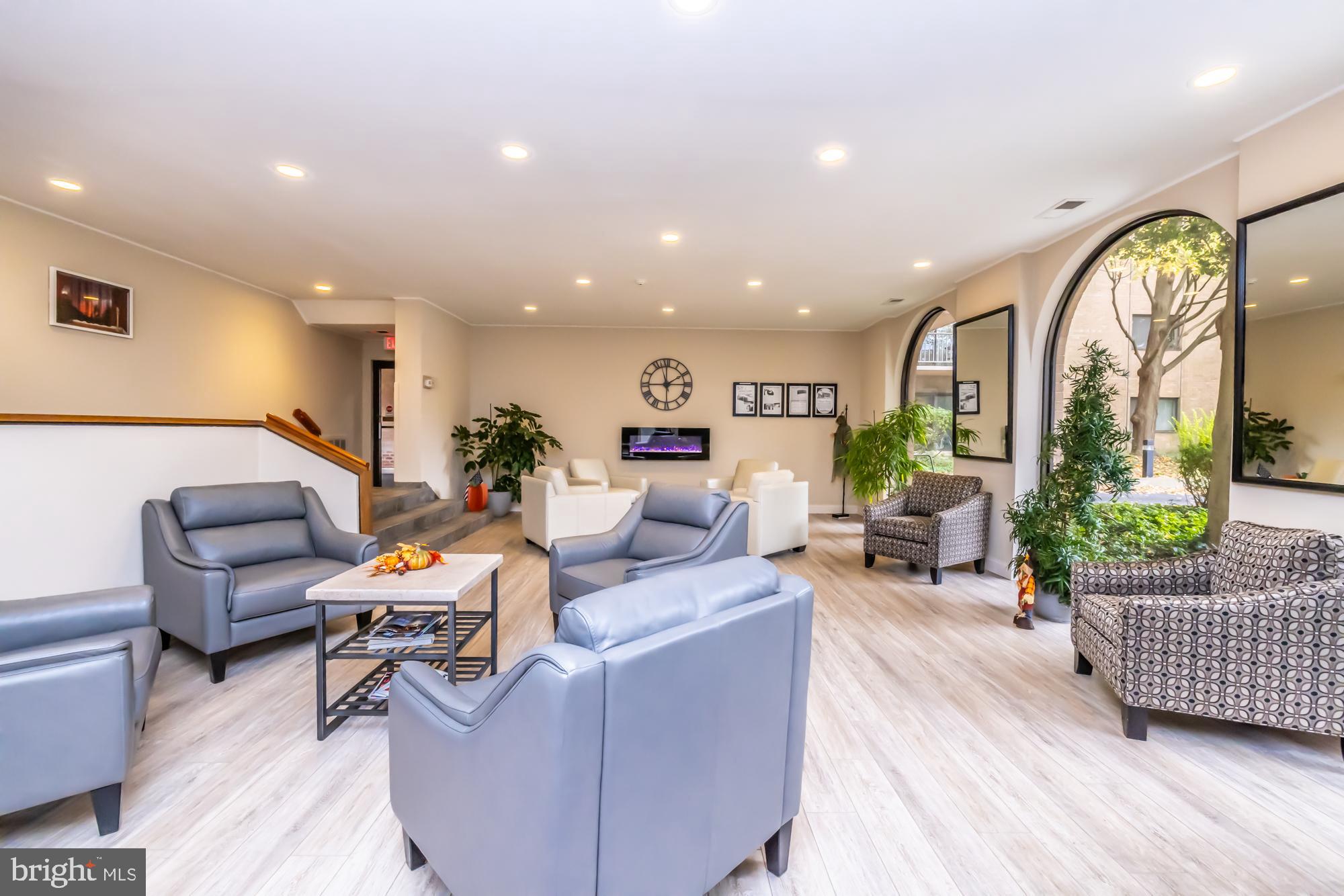HOLLY HOUSE - Residential
