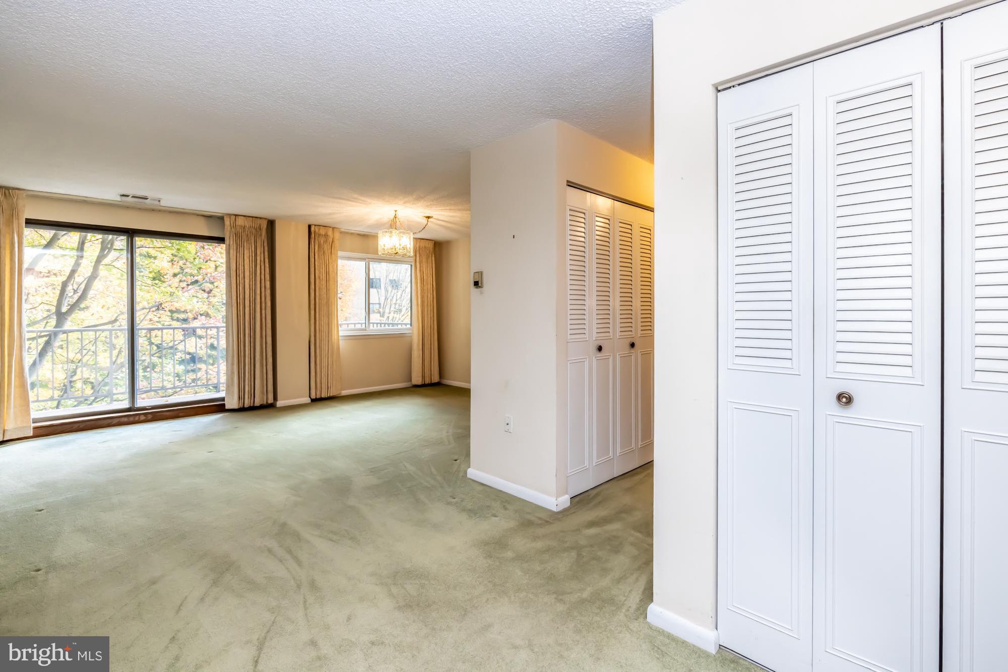HOLLY HOUSE - Residential