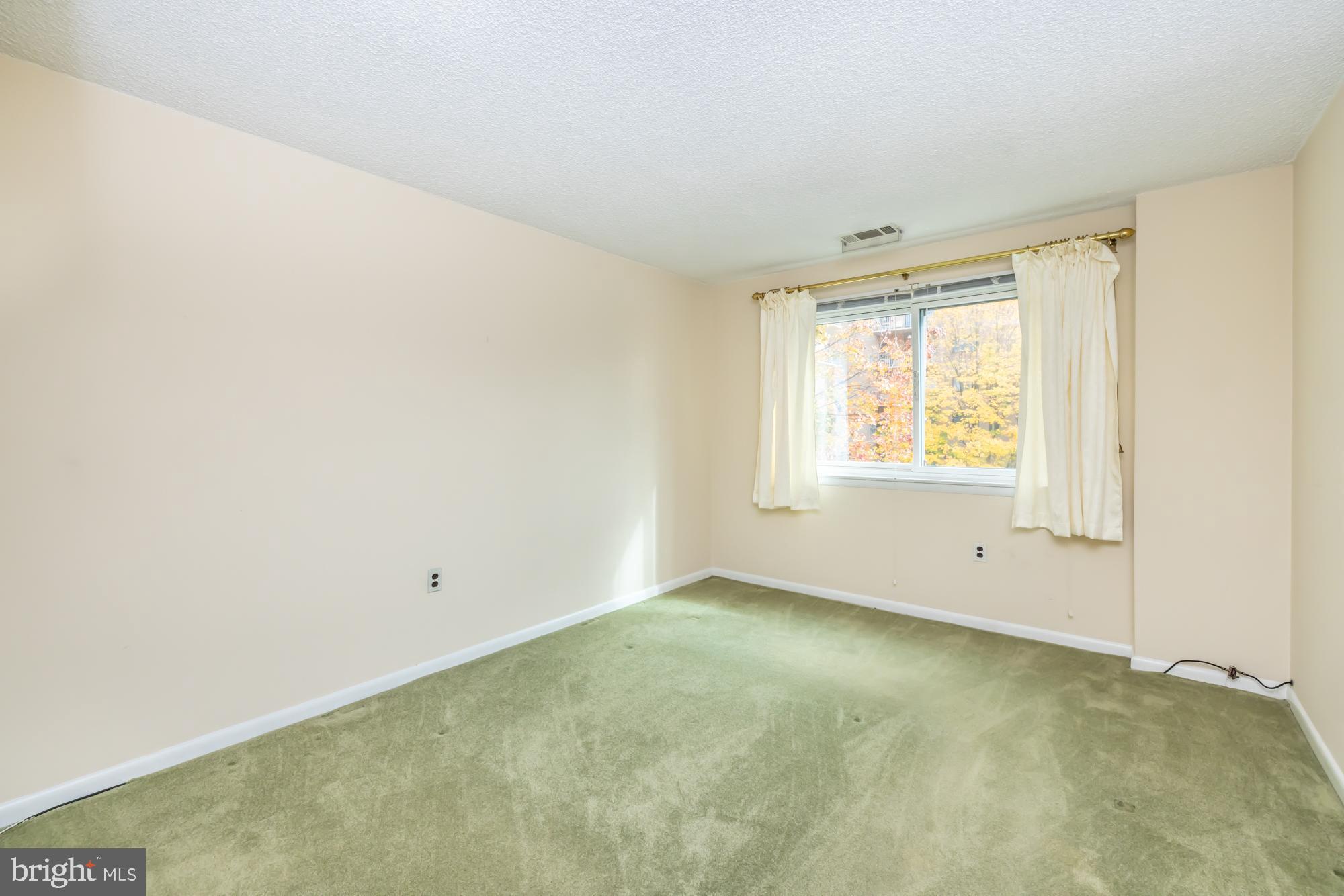HOLLY HOUSE - Residential