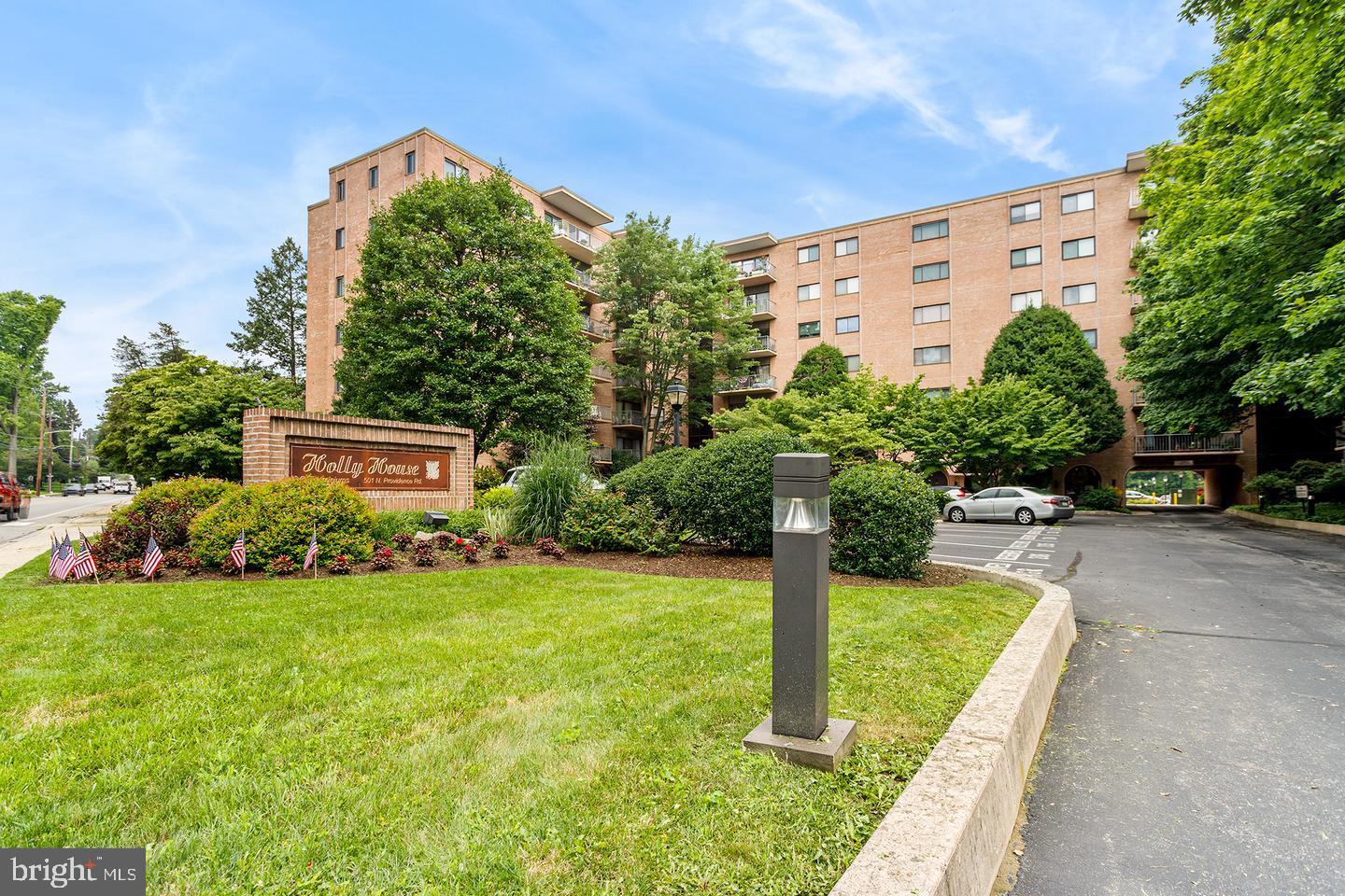 HOLLY HOUSE - Residential