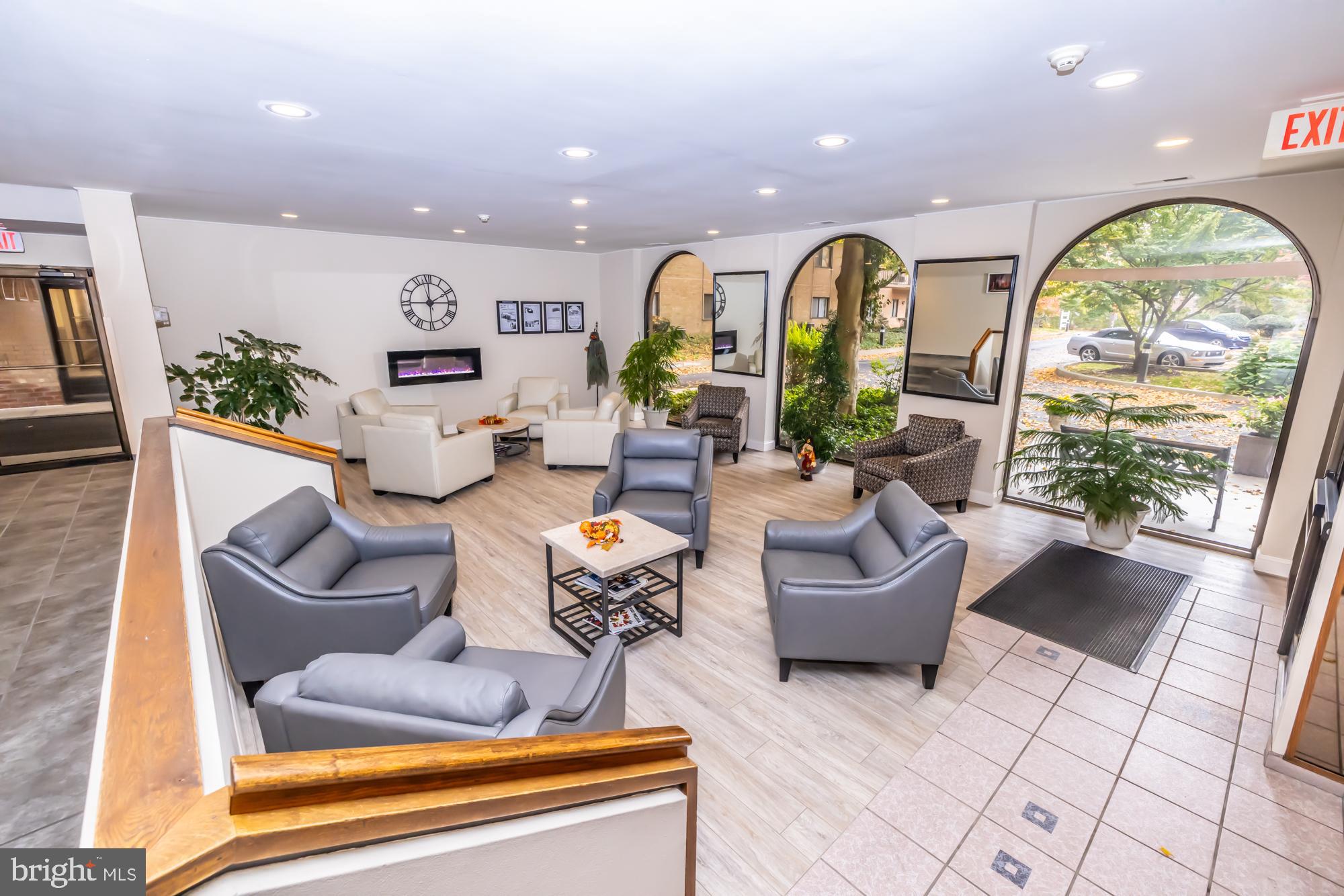 HOLLY HOUSE - Residential
