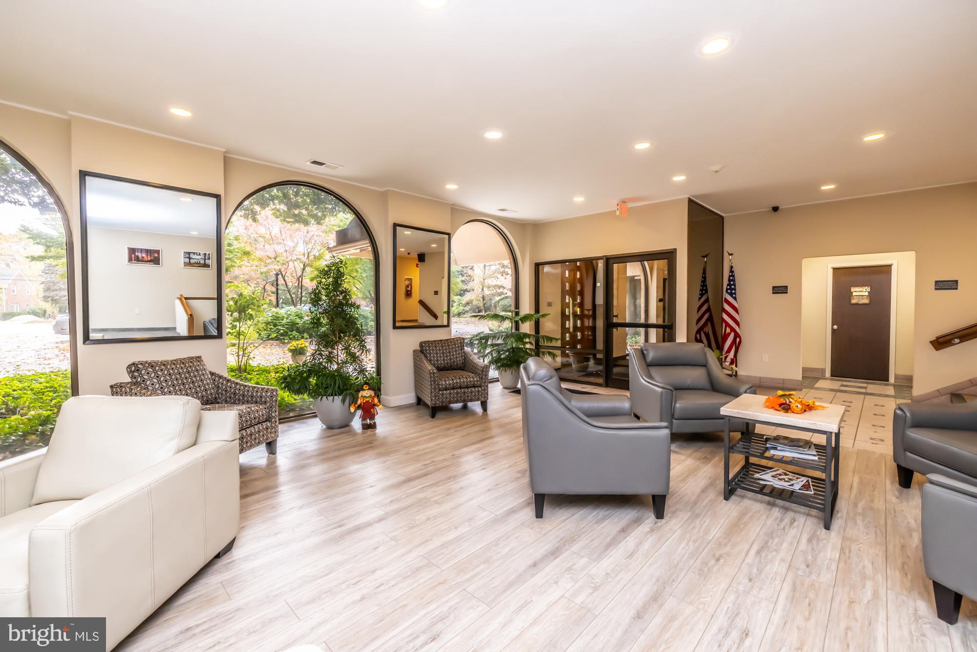 HOLLY HOUSE - Residential