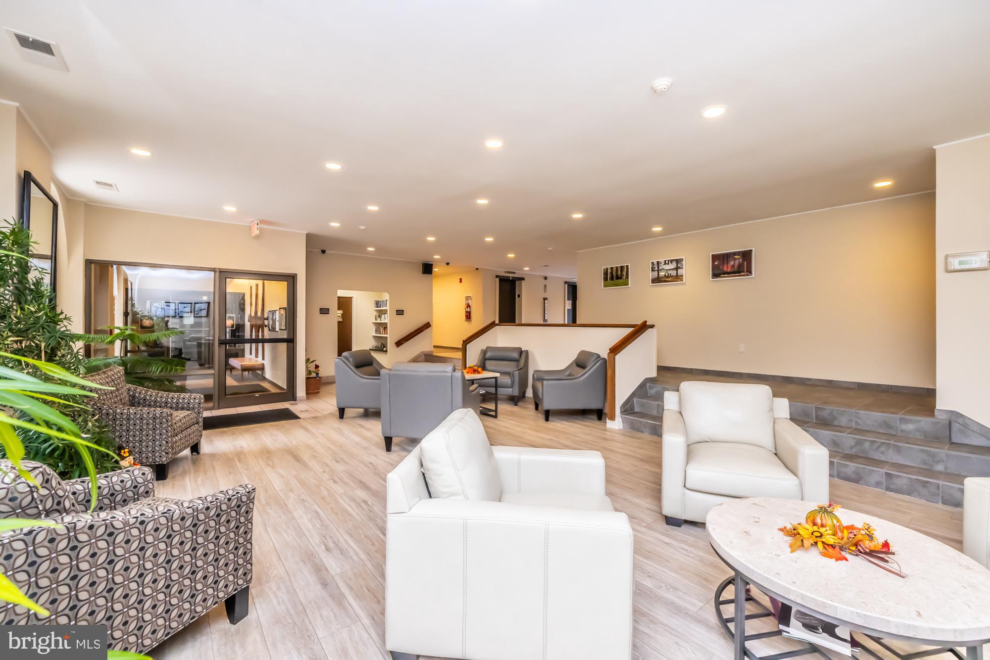HOLLY HOUSE - Residential
