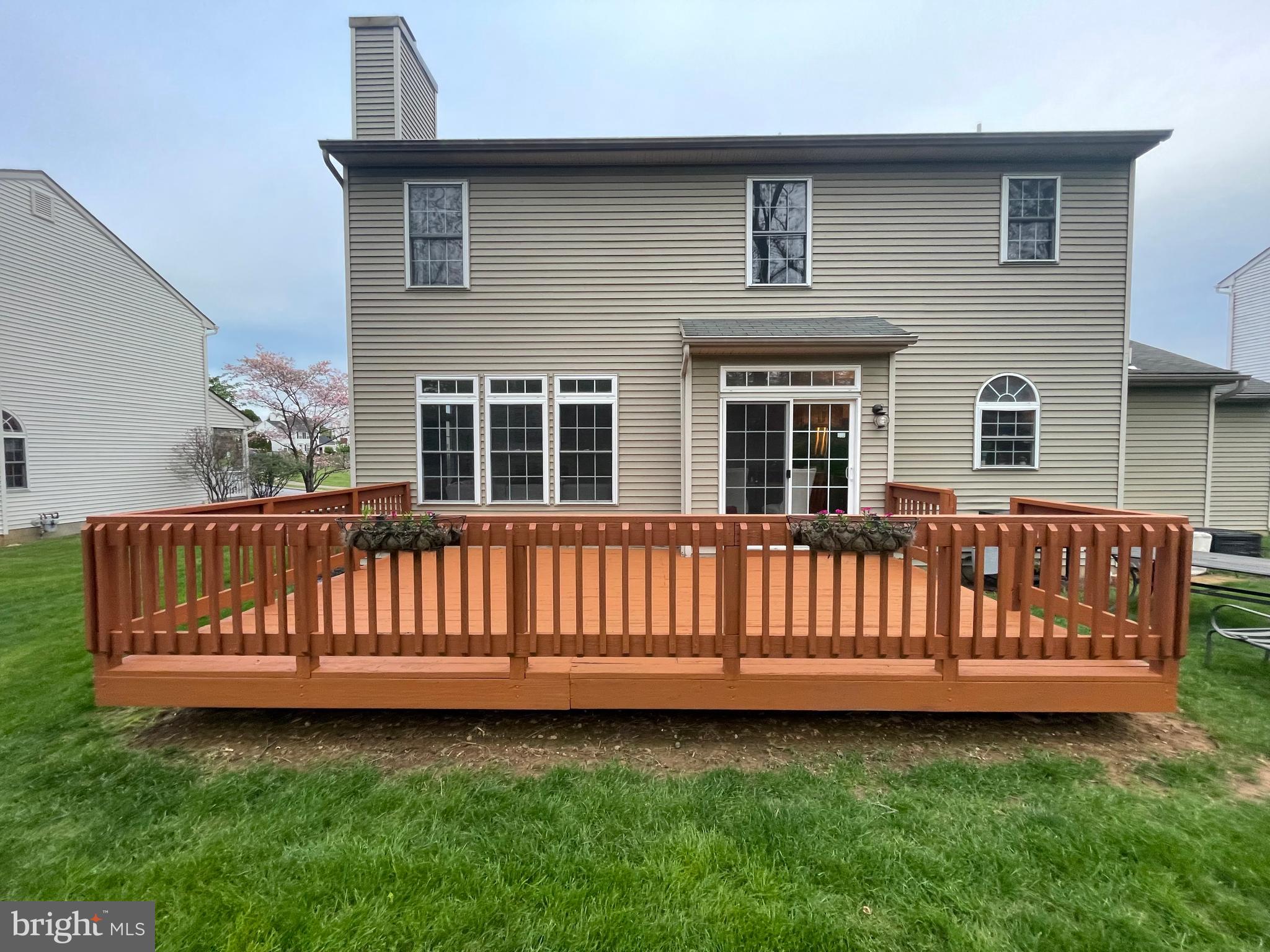 WOODBRIDGE FALLS - Residential