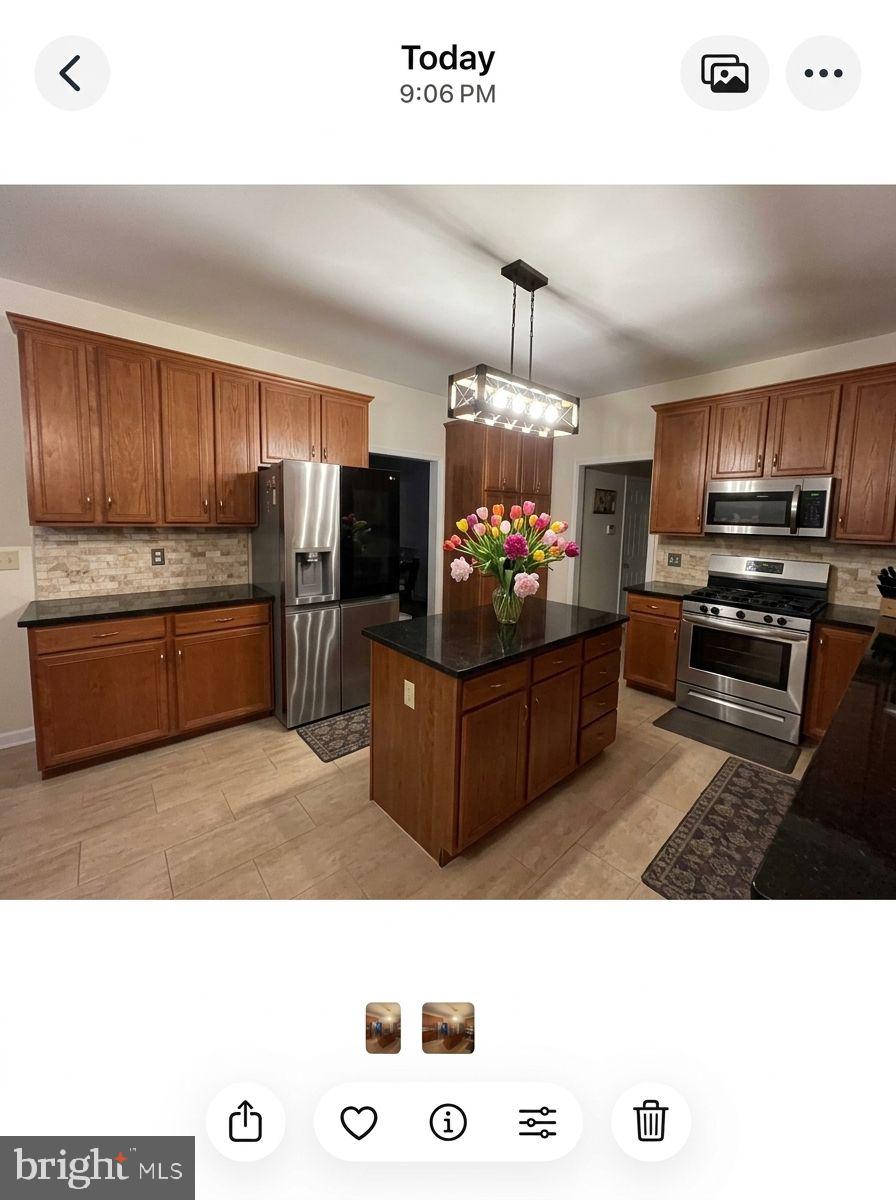 WOODBRIDGE FALLS - Residential