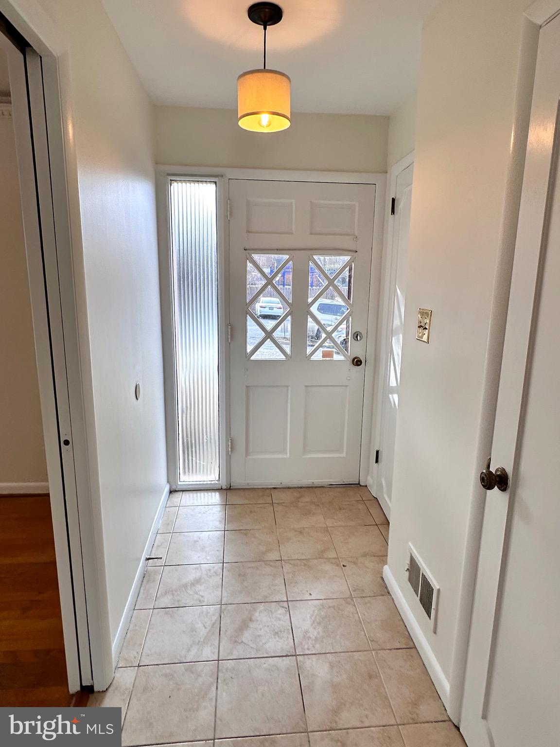 922 S GEORGE MASON DRIVE