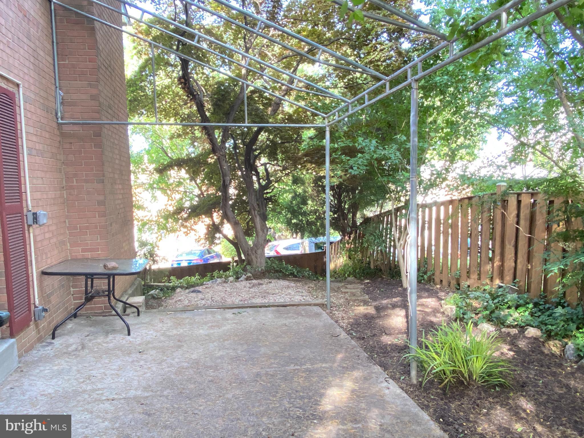 EAST BARCROFT - Residential