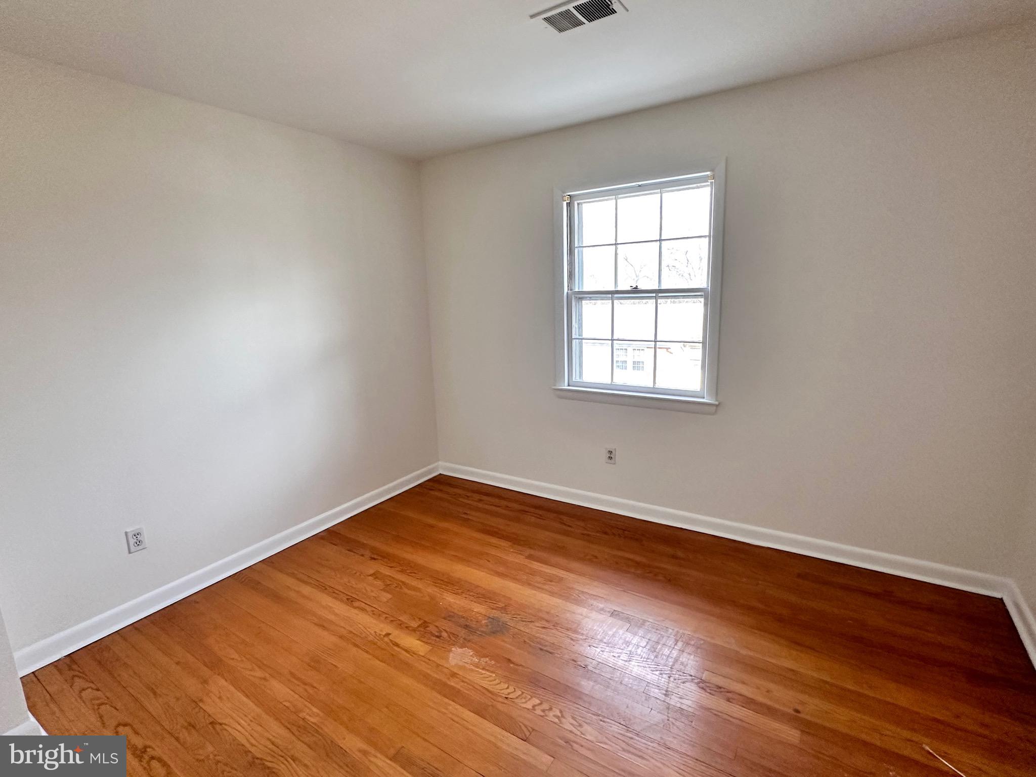 EAST BARCROFT - Residential