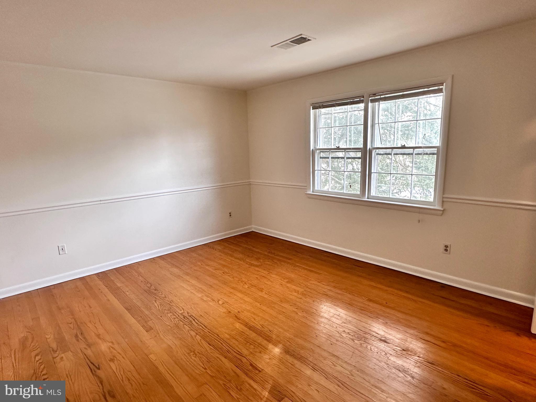 EAST BARCROFT - Residential