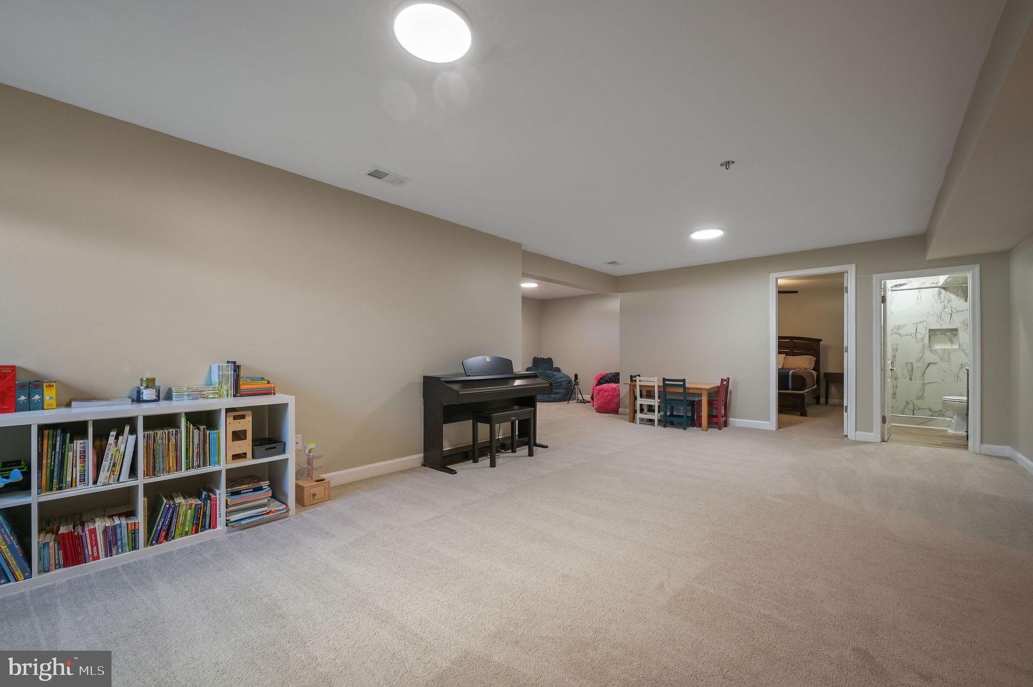 OLDE FIELD VILLAGE - Residential