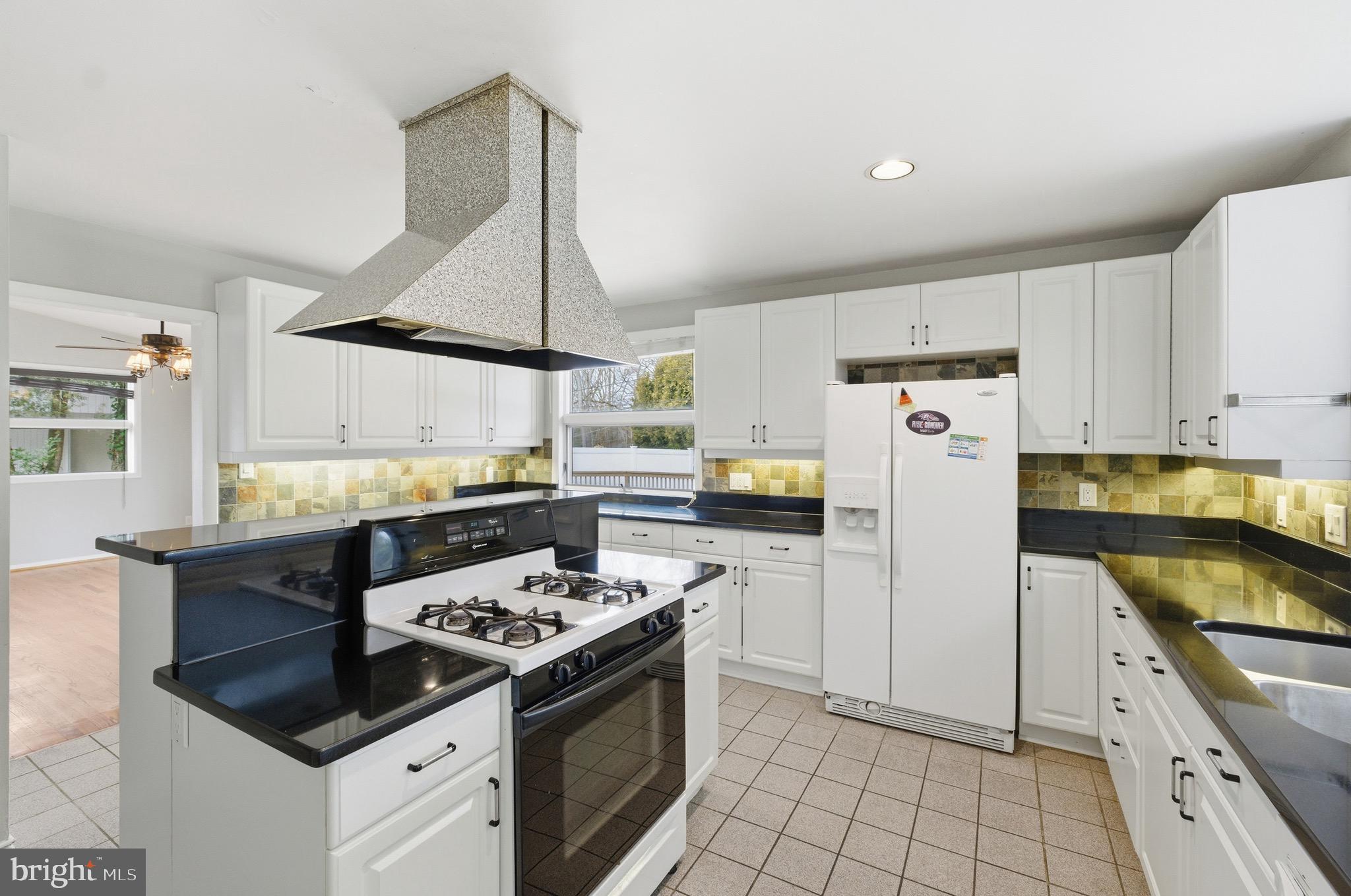 PIKESVILLE - Residential