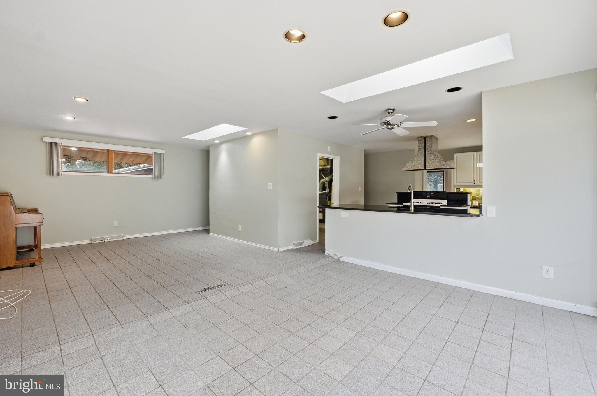 PIKESVILLE - Residential