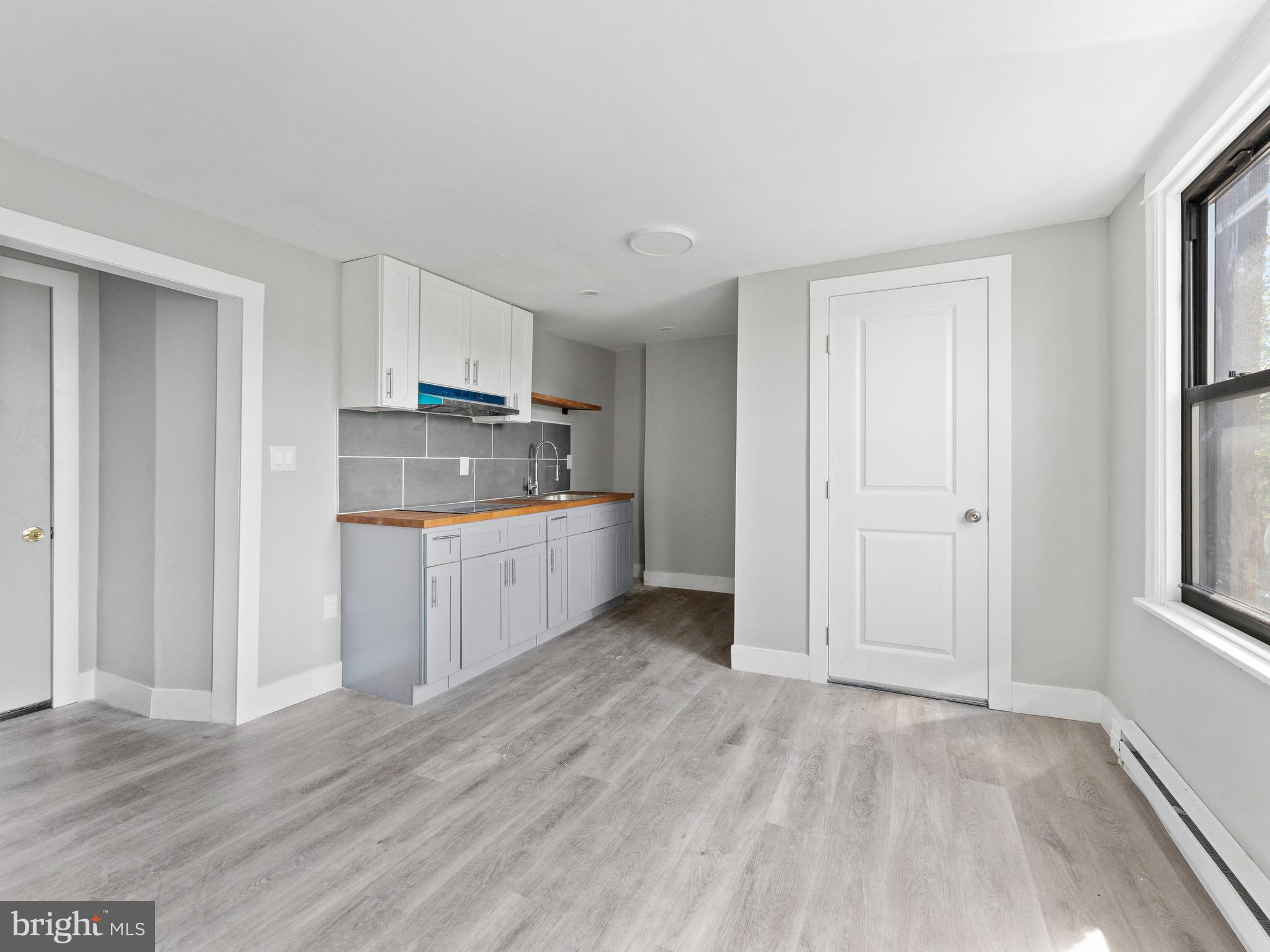 CARROLL PARK - Commercial Sale