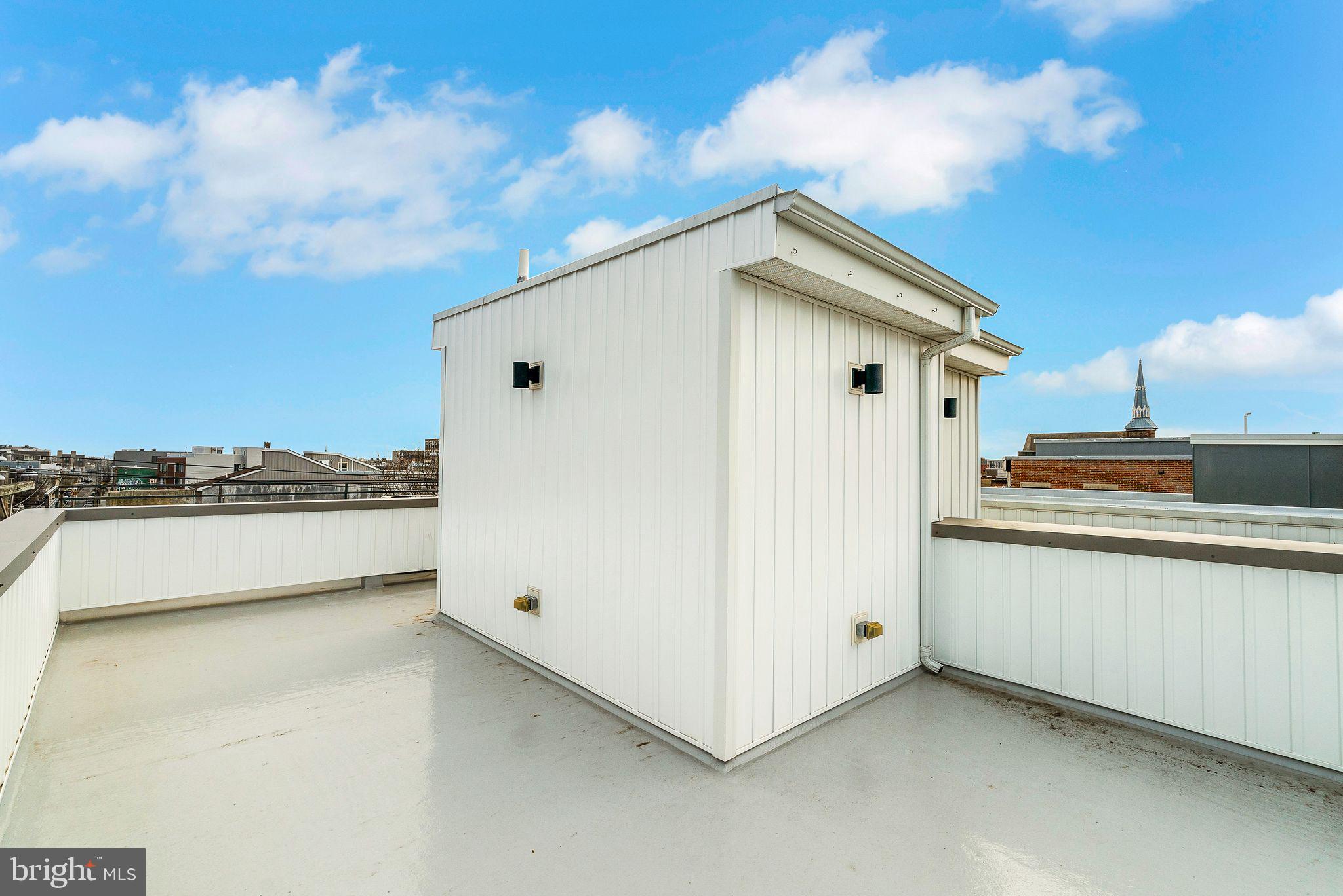 EAST KENSINGTON - Residential