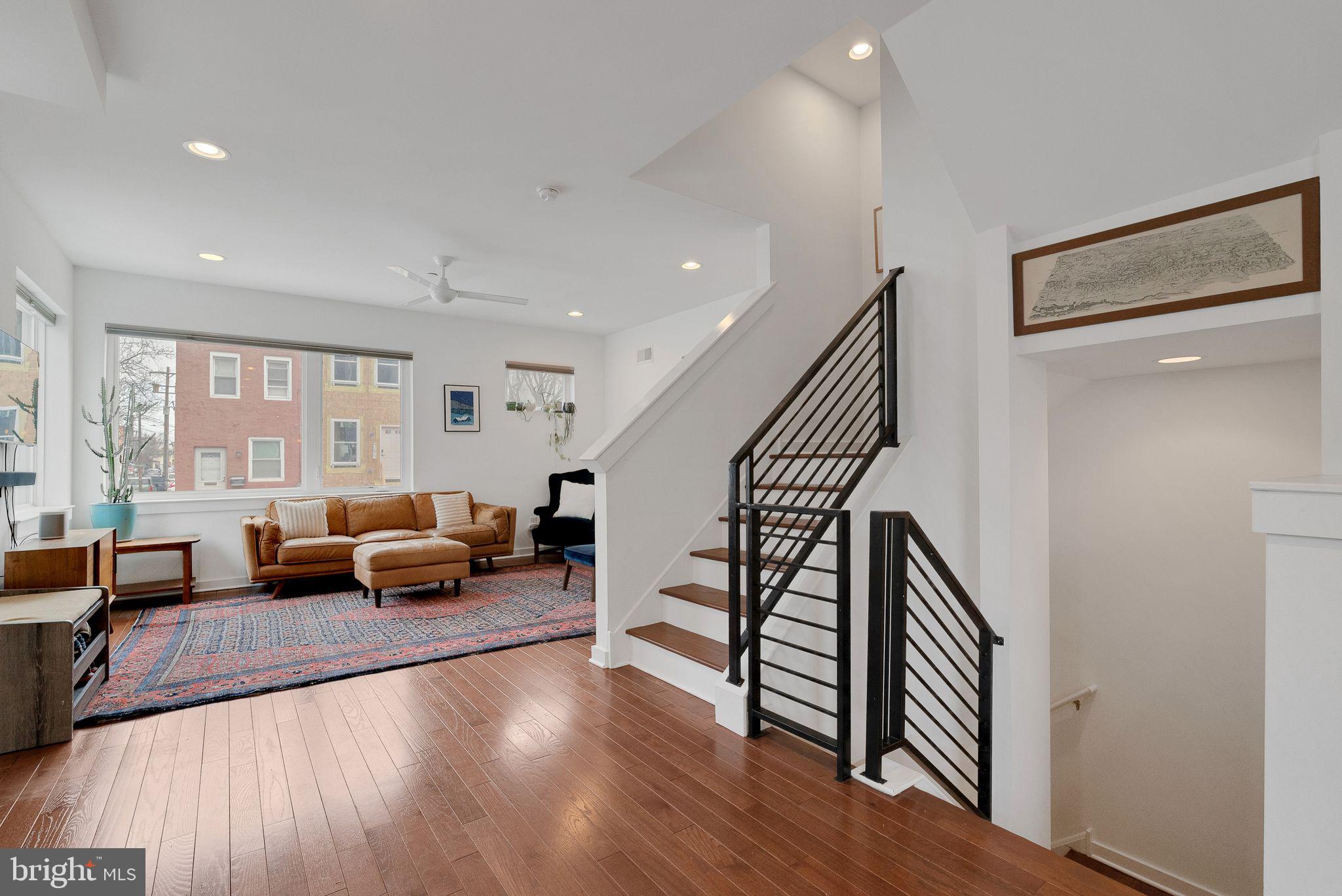 EAST KENSINGTON - Residential