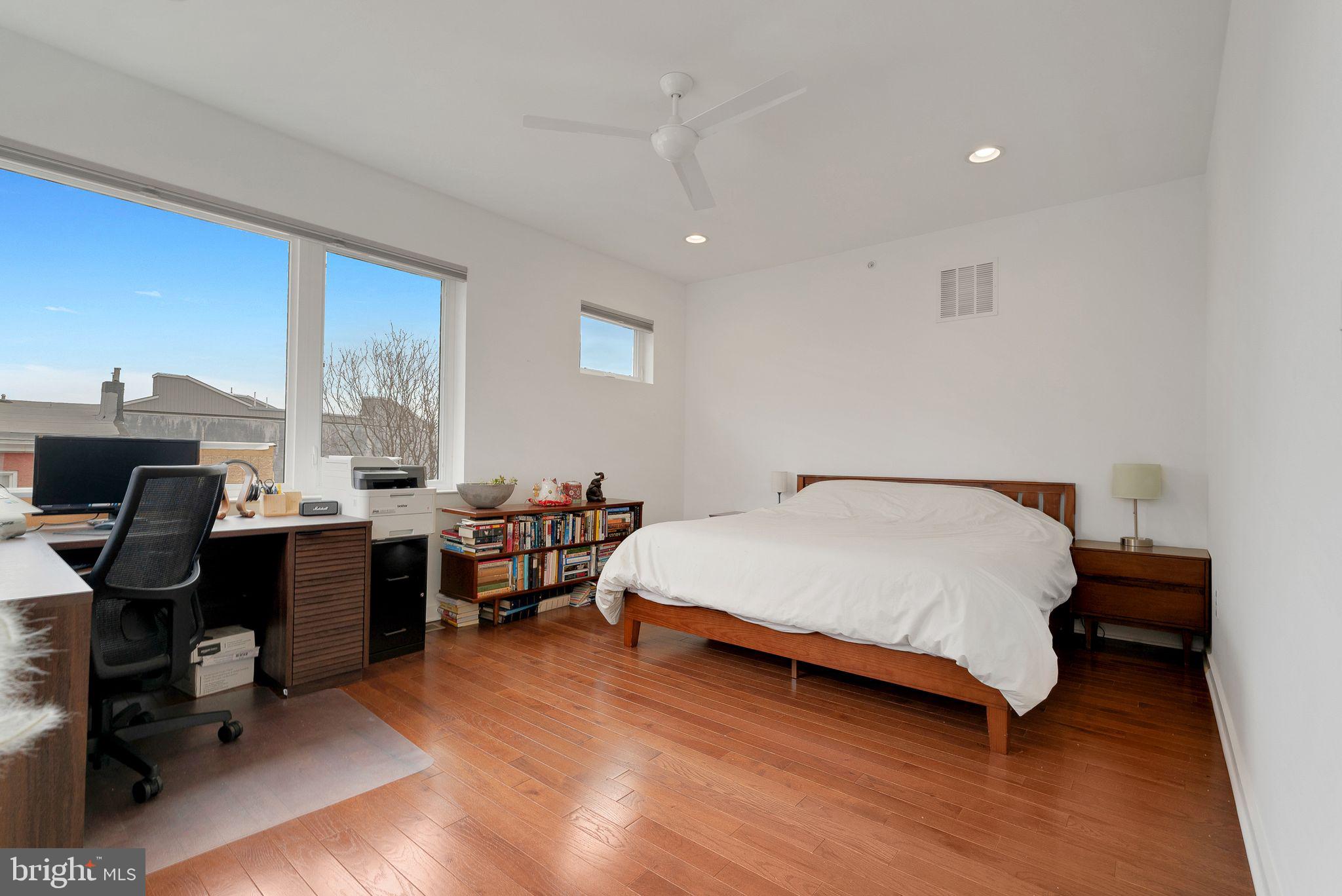 EAST KENSINGTON - Residential