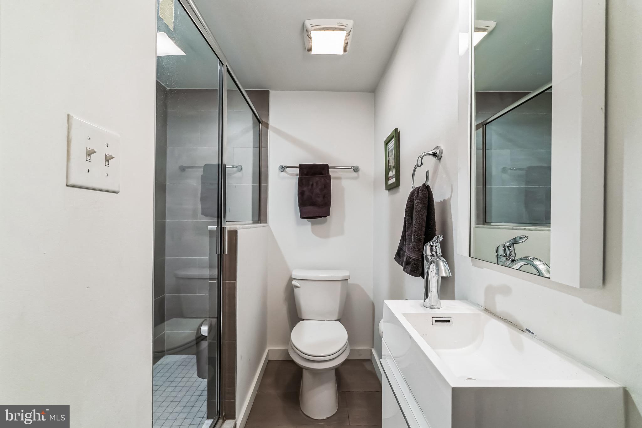 EAST KENSINGTON - Residential