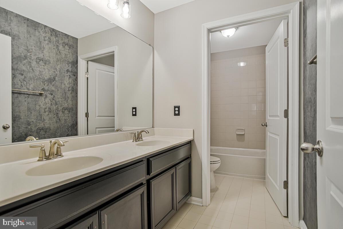 GLENEAGLES AT ST CHARLES - Residential