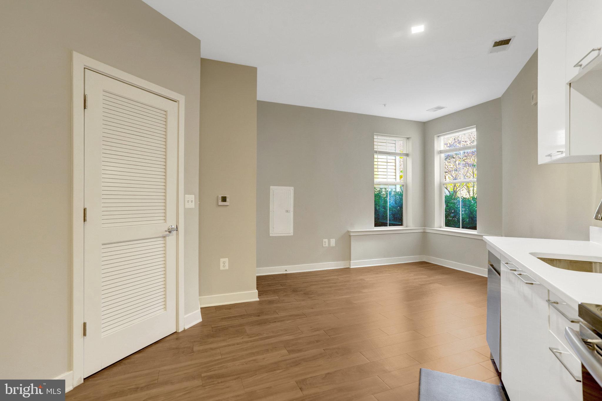 TRAFALGAR FLATS - Residential Lease