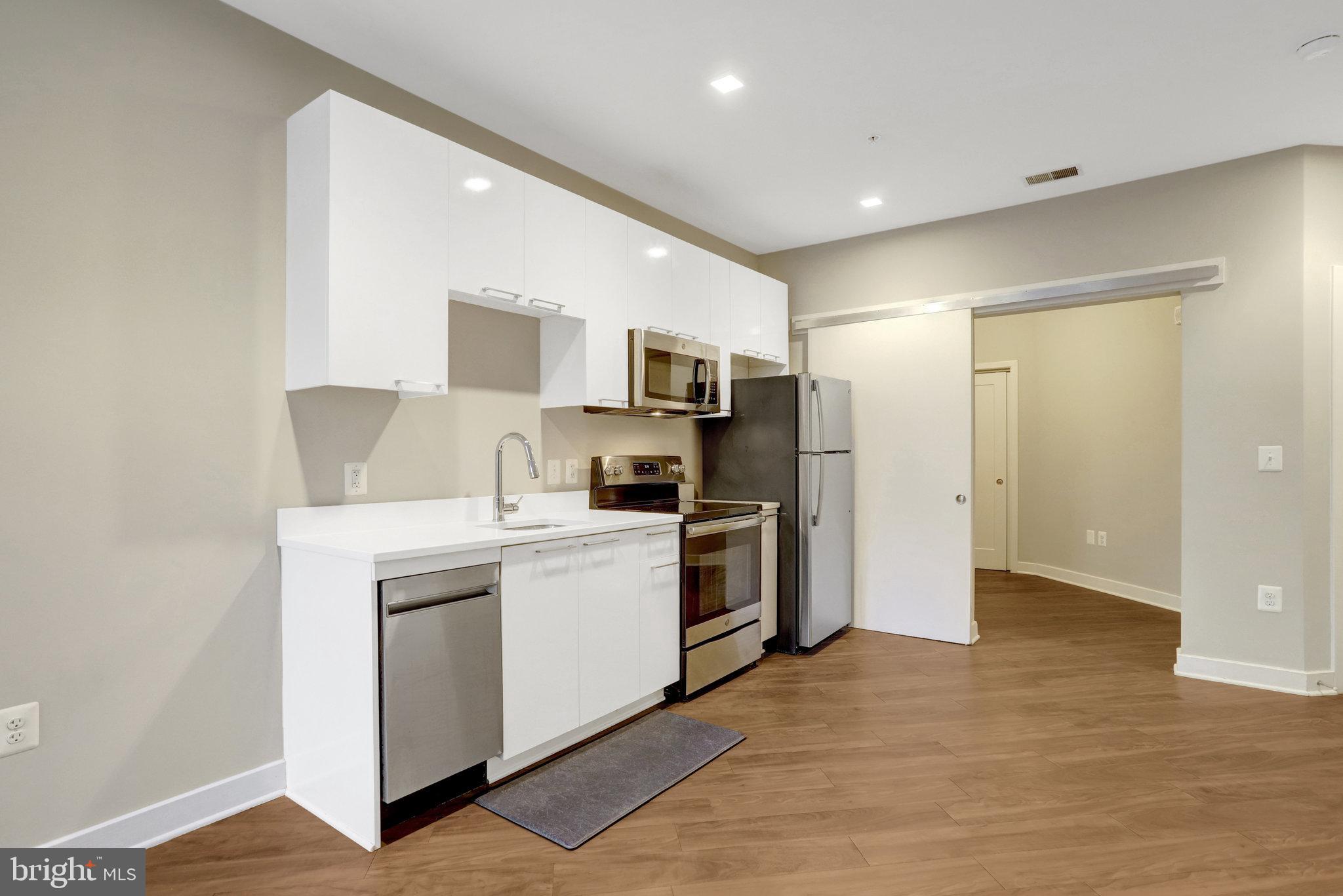 TRAFALGAR FLATS - Residential Lease