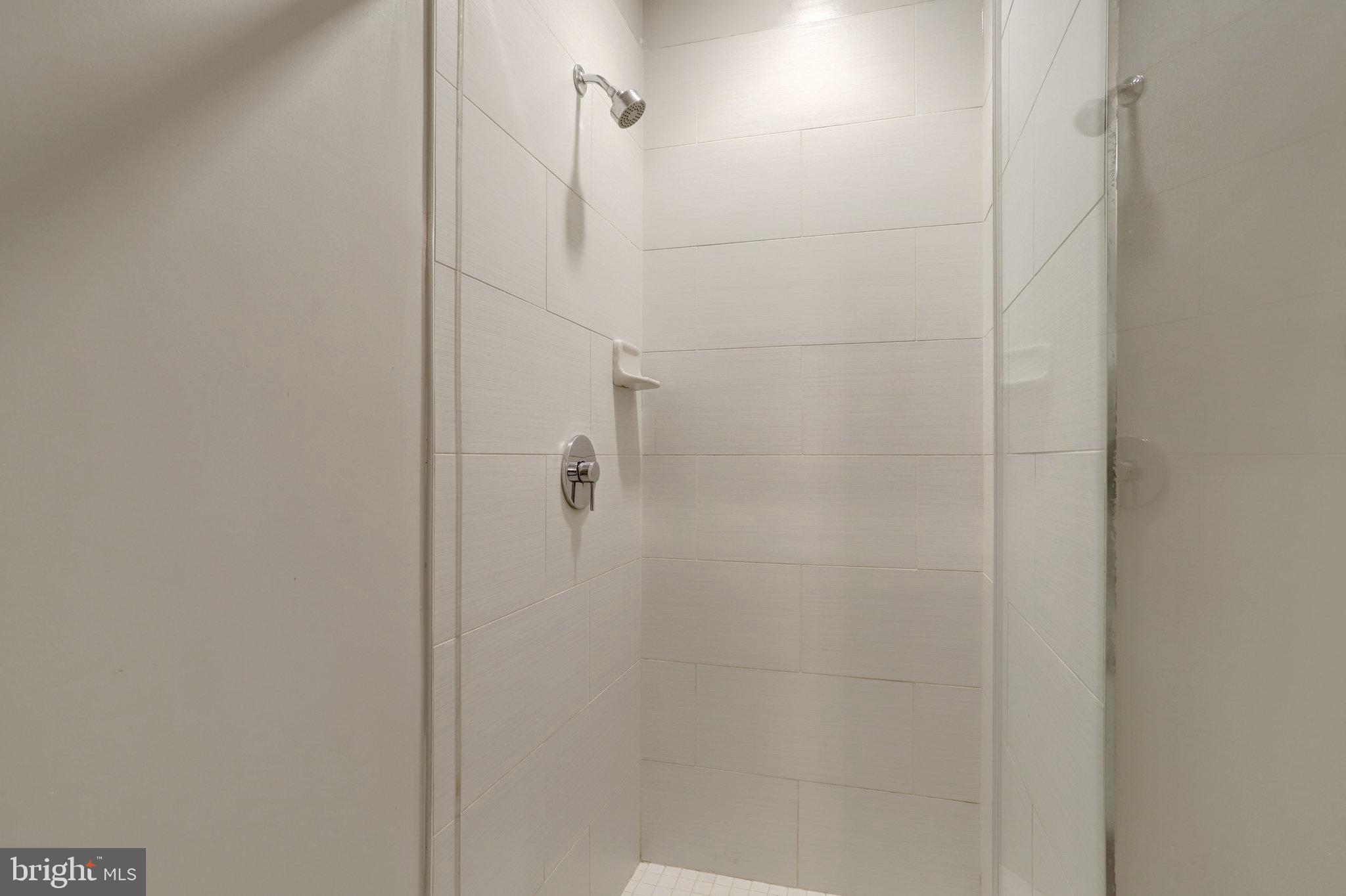 TRAFALGAR FLATS - Residential Lease