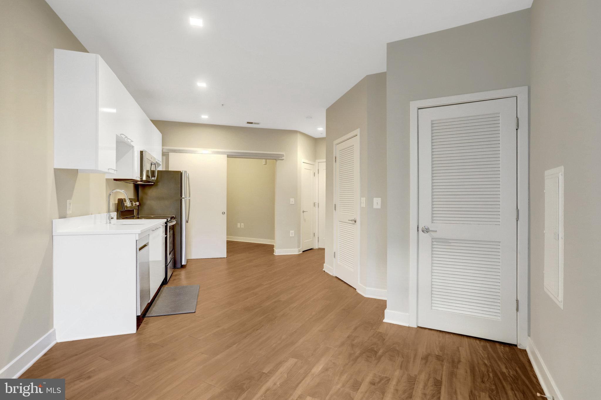 TRAFALGAR FLATS - Residential Lease