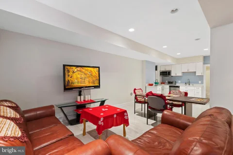 MLS: VALO2135278