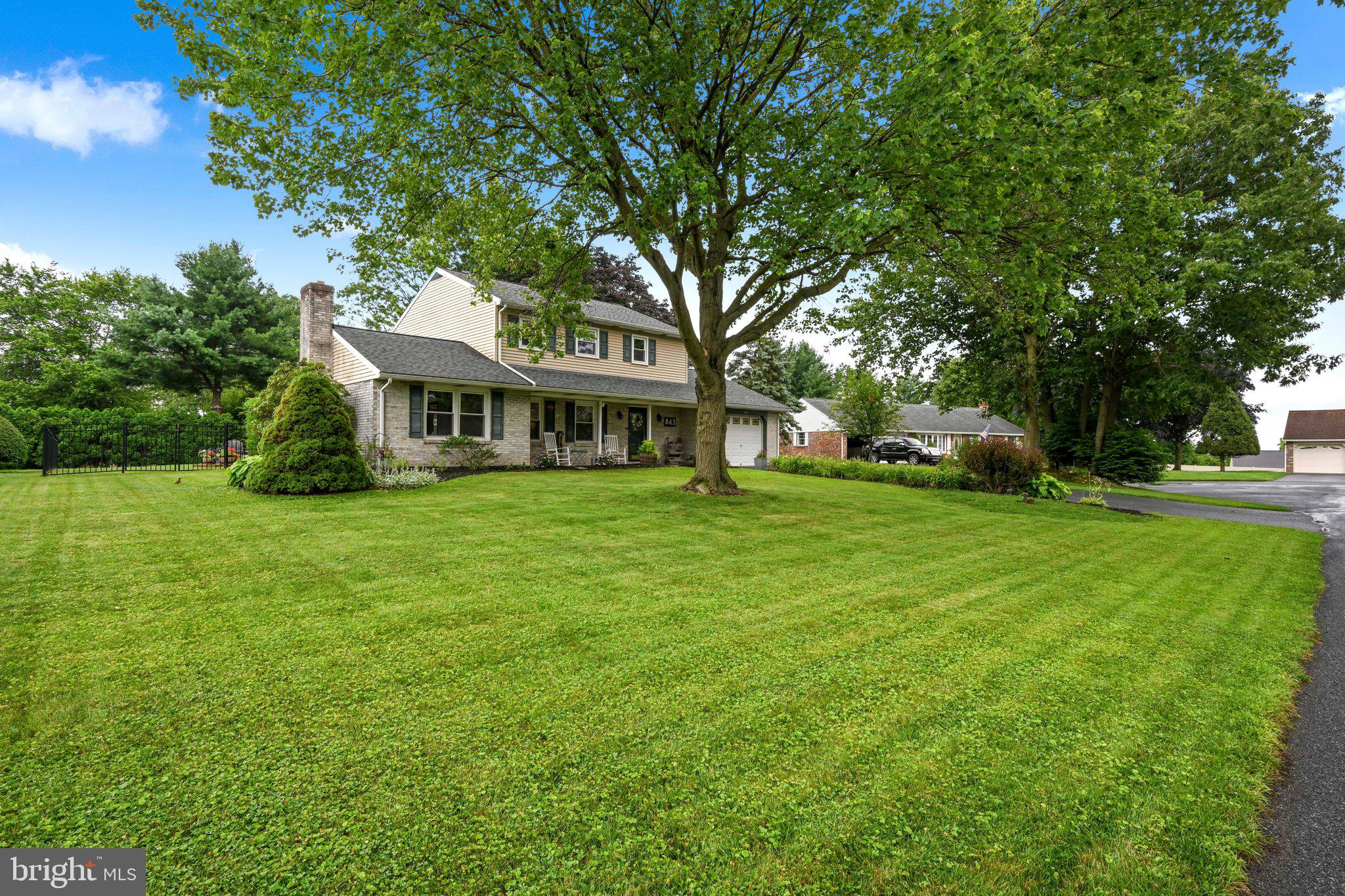 843 DOUGLAS DRIVE