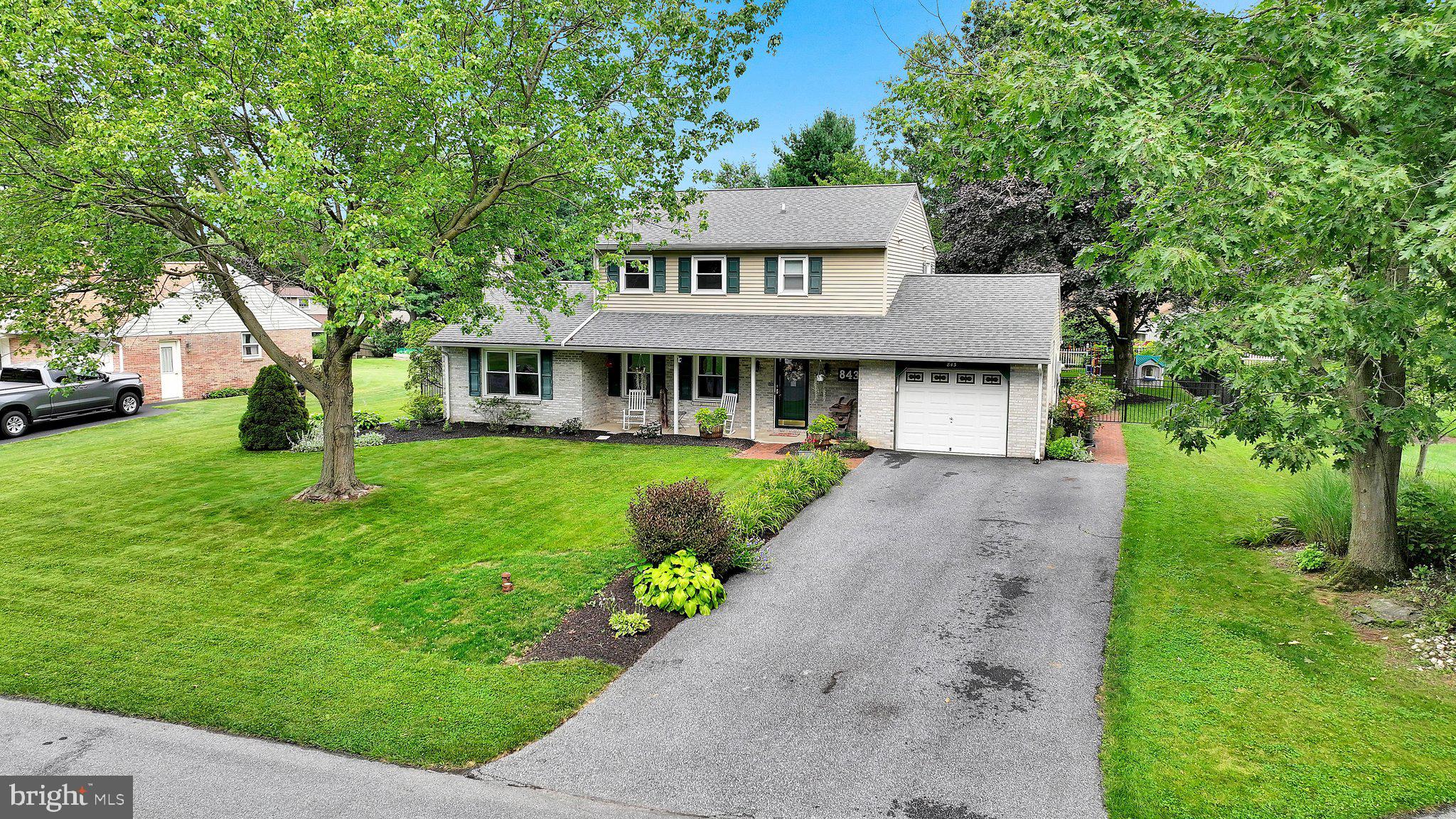 843 DOUGLAS DRIVE