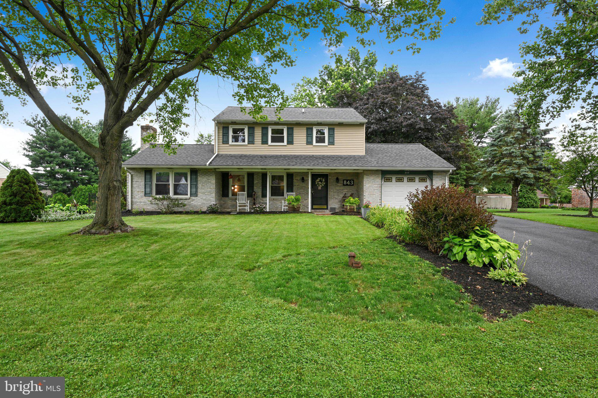 843 DOUGLAS DRIVE