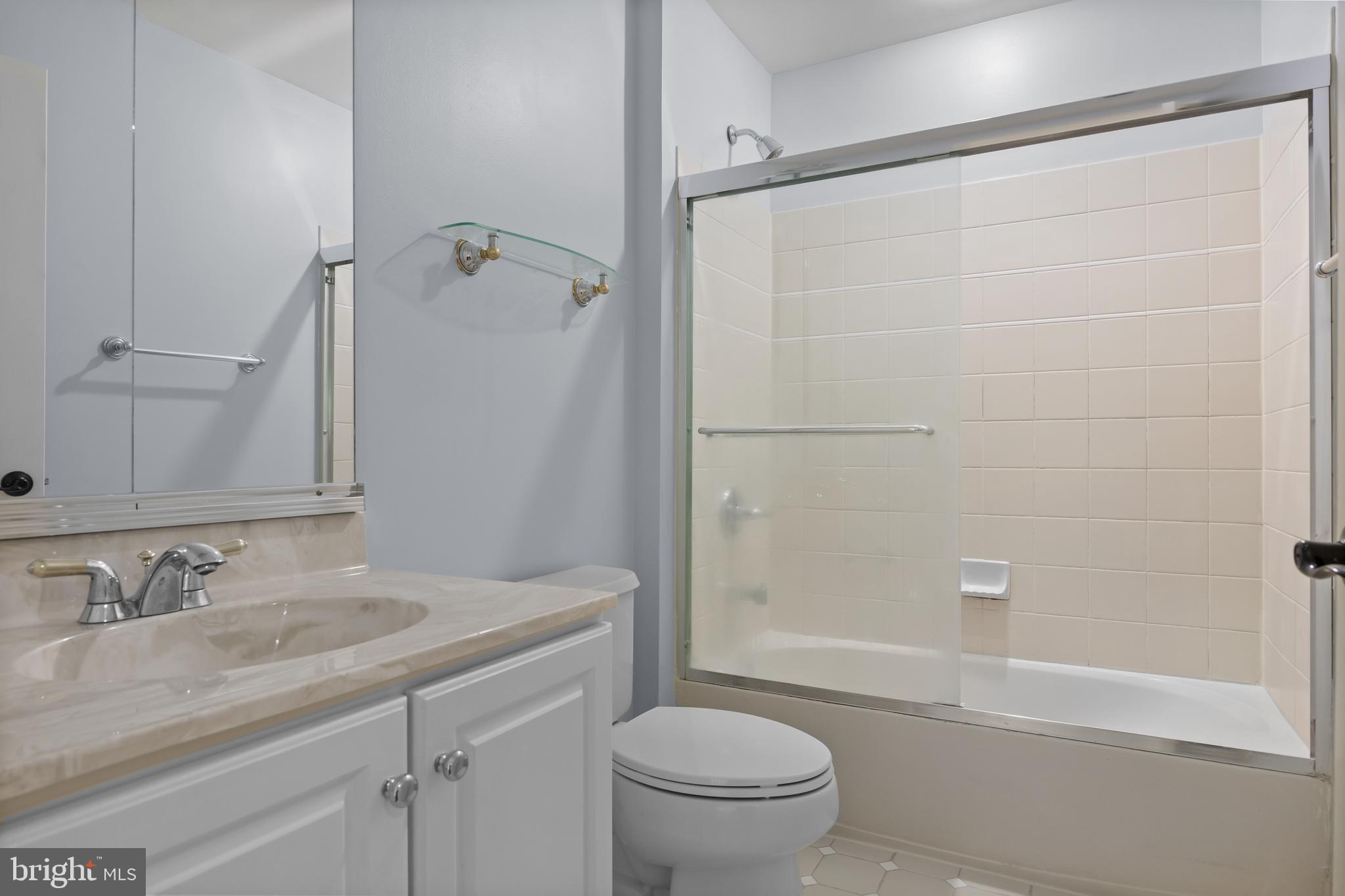 LAUREL CREEK - Residential Lease