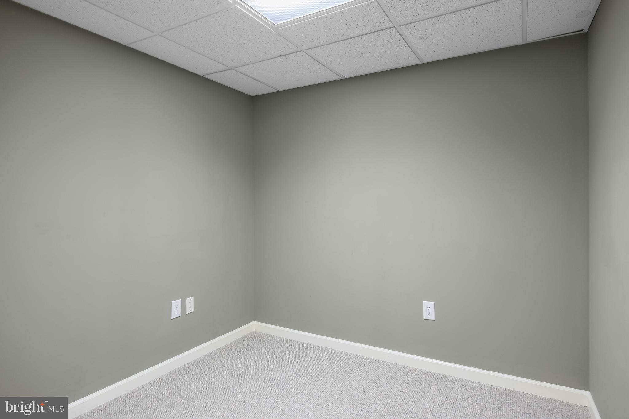 LAUREL CREEK - Residential Lease