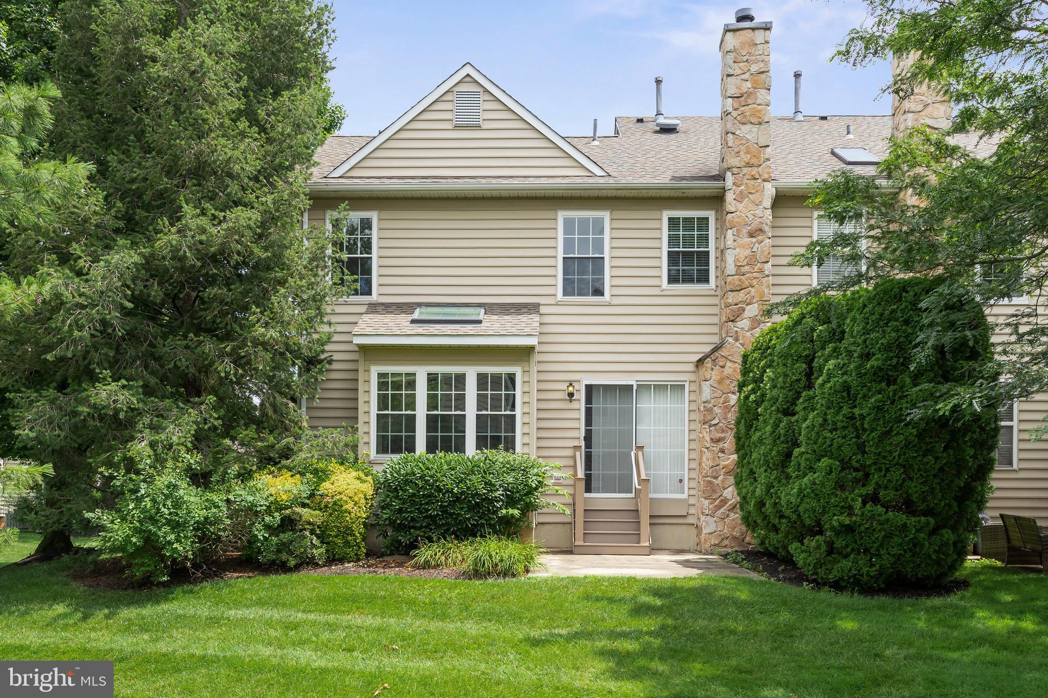 LAUREL CREEK - Residential Lease