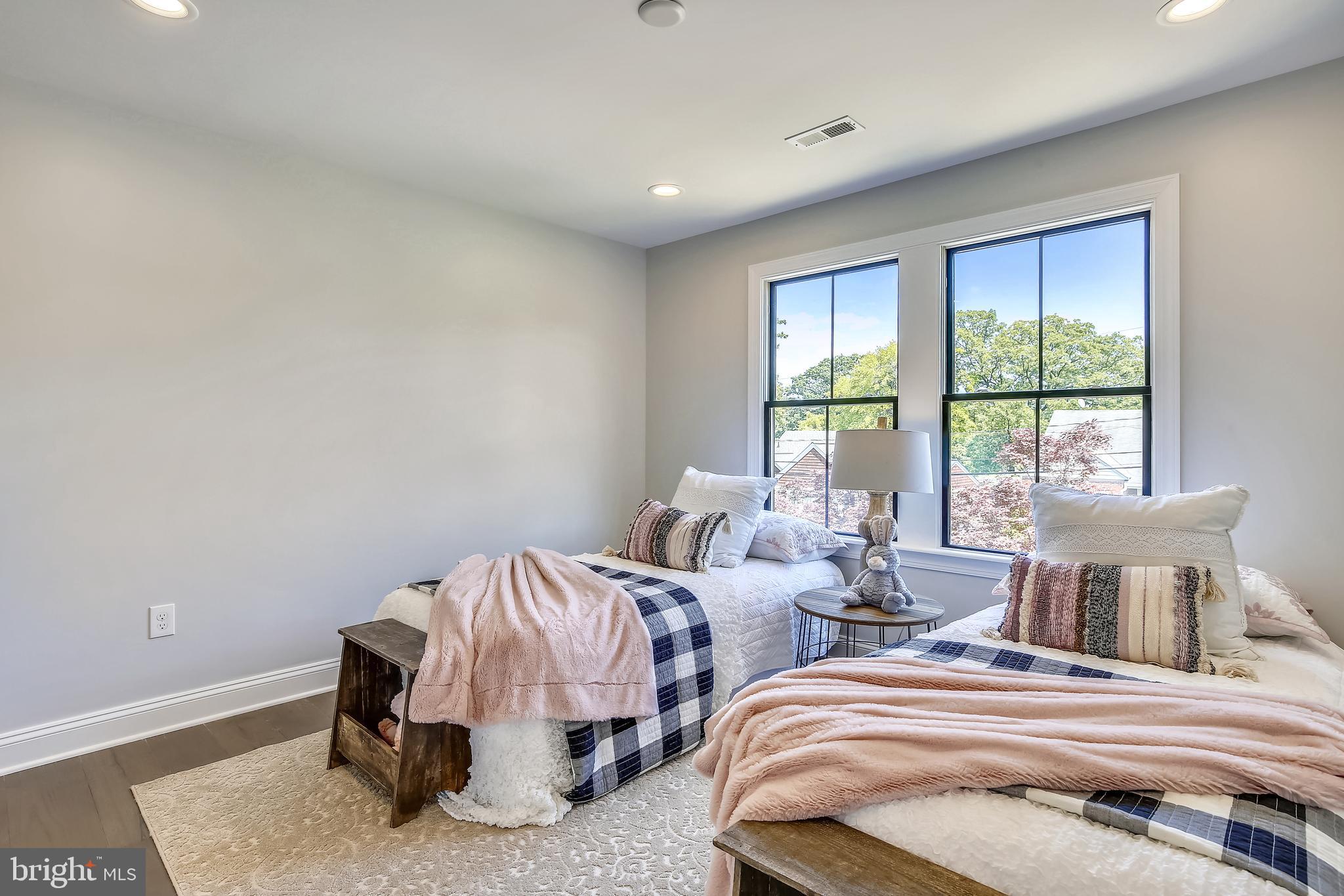 BRADDOCK HEIGHTS - Residential