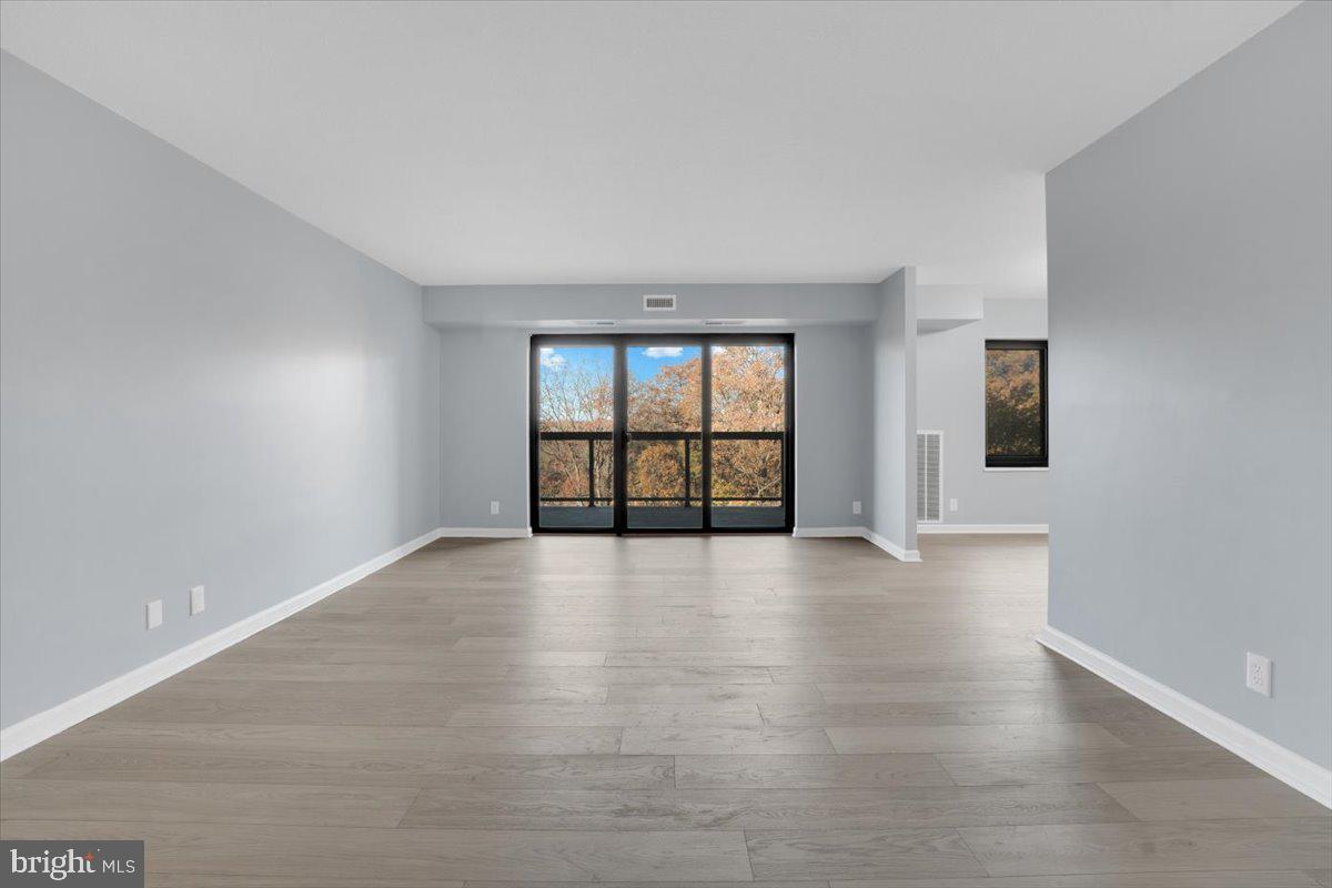 WATERGATE AT LANDMARK - Residential Lease