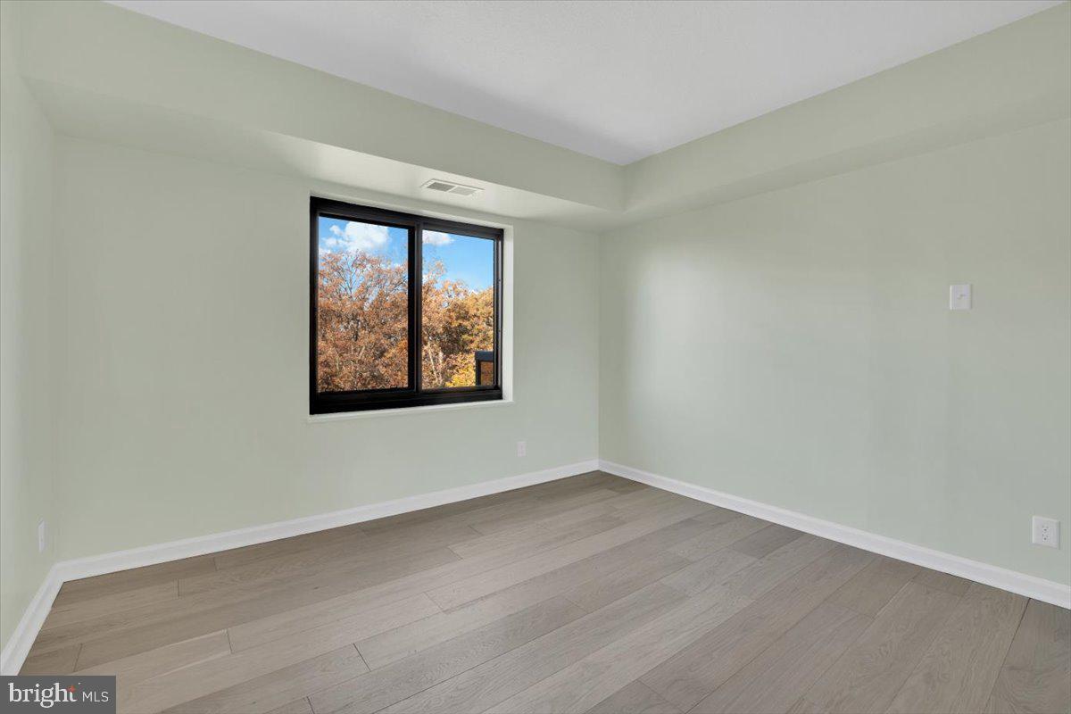 WATERGATE AT LANDMARK - Residential Lease