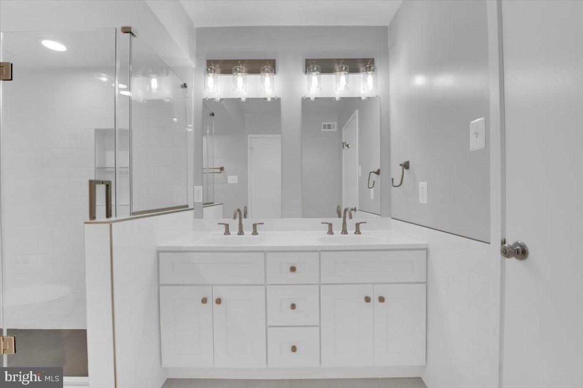 WATERGATE AT LANDMARK - Residential Lease