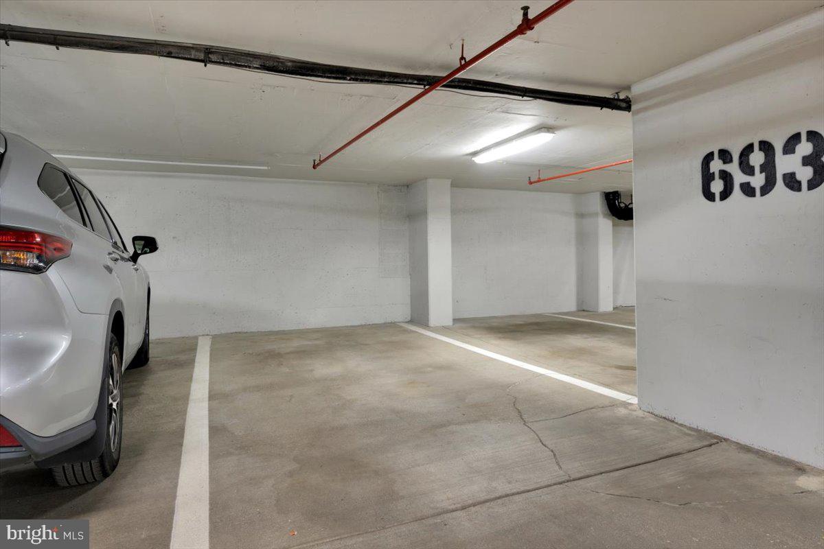 WATERGATE AT LANDMARK - Residential Lease