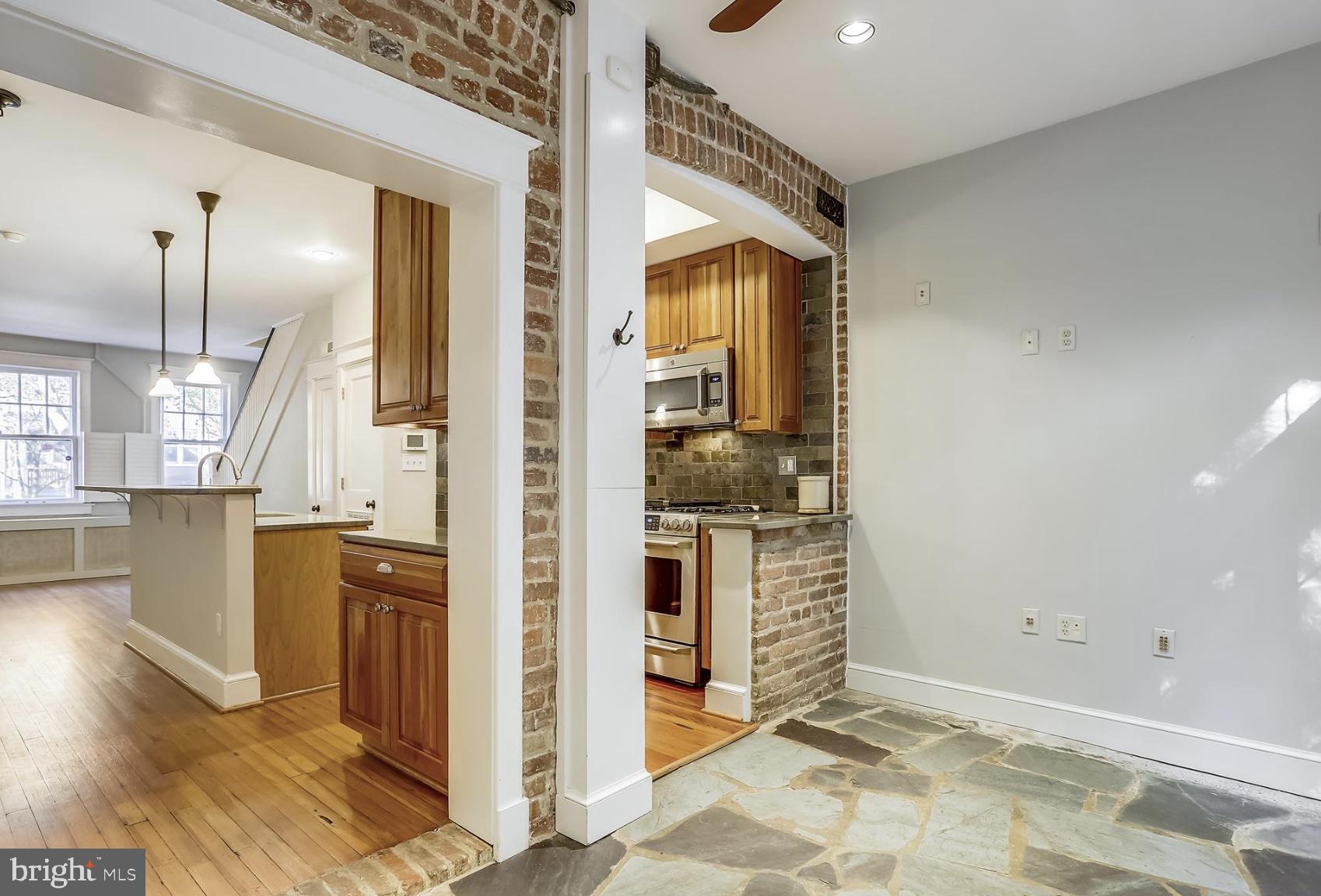 2031 37TH STREET NW