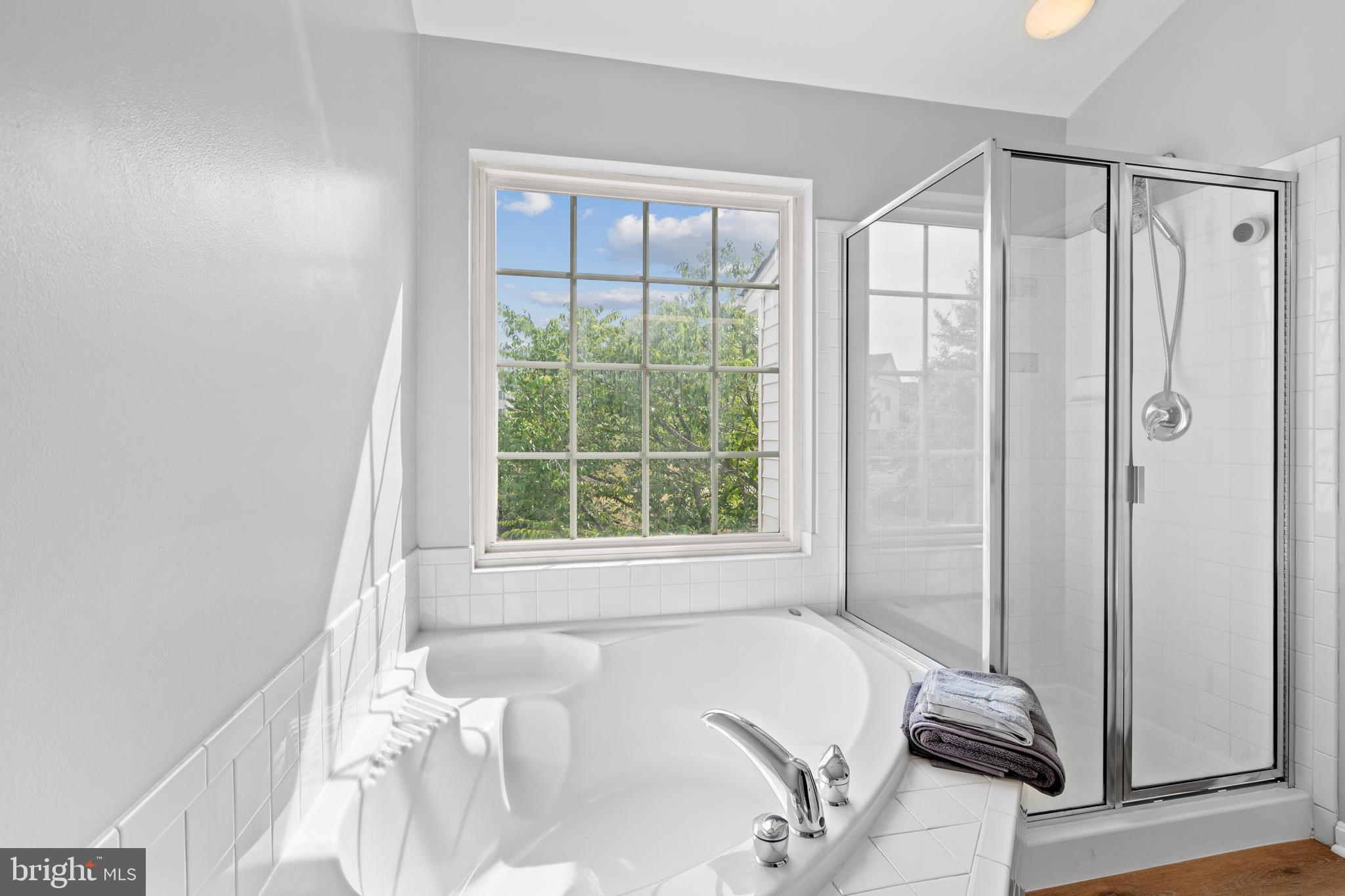 RIVER OAKS - Residential Lease