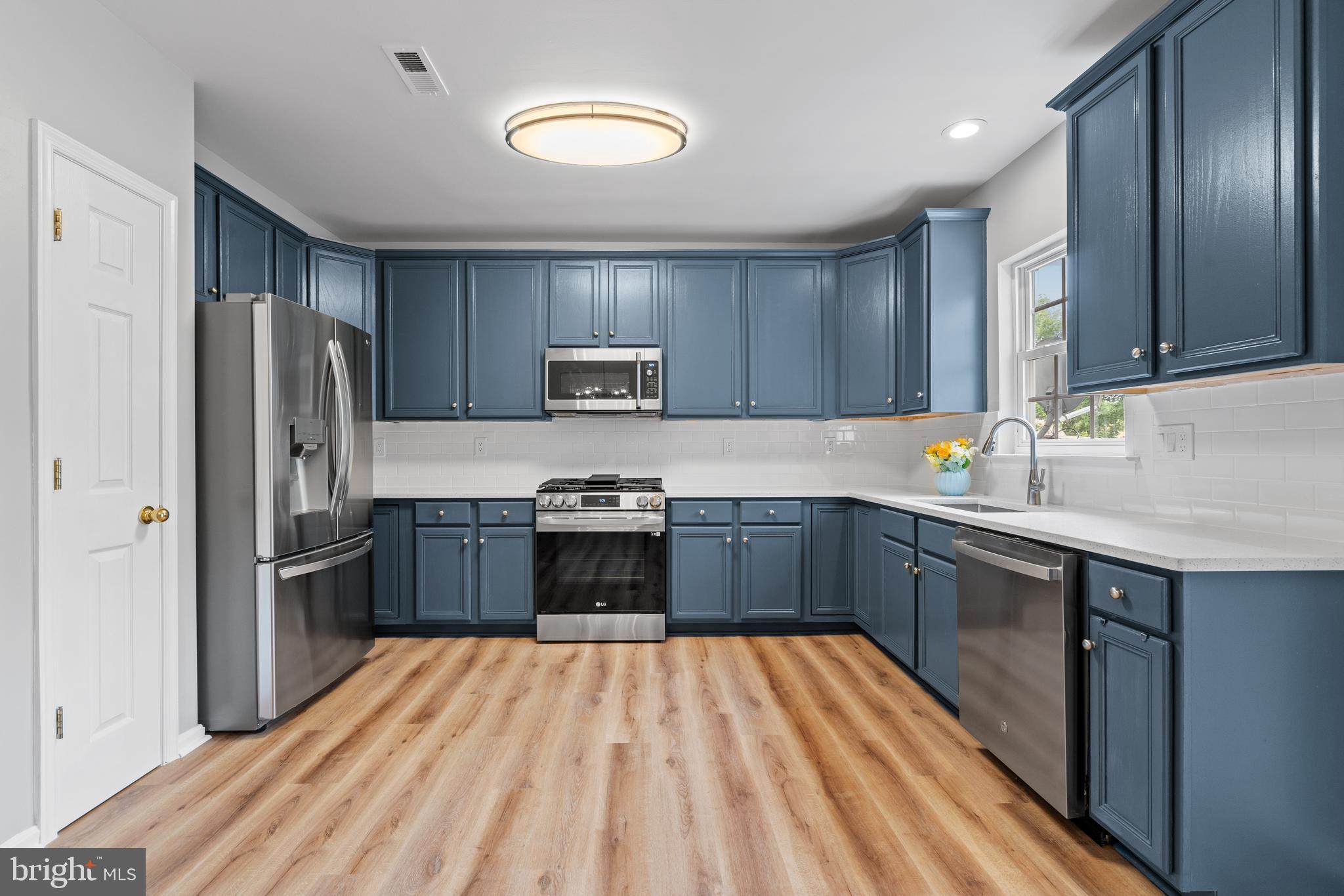 RIVER OAKS - Residential Lease