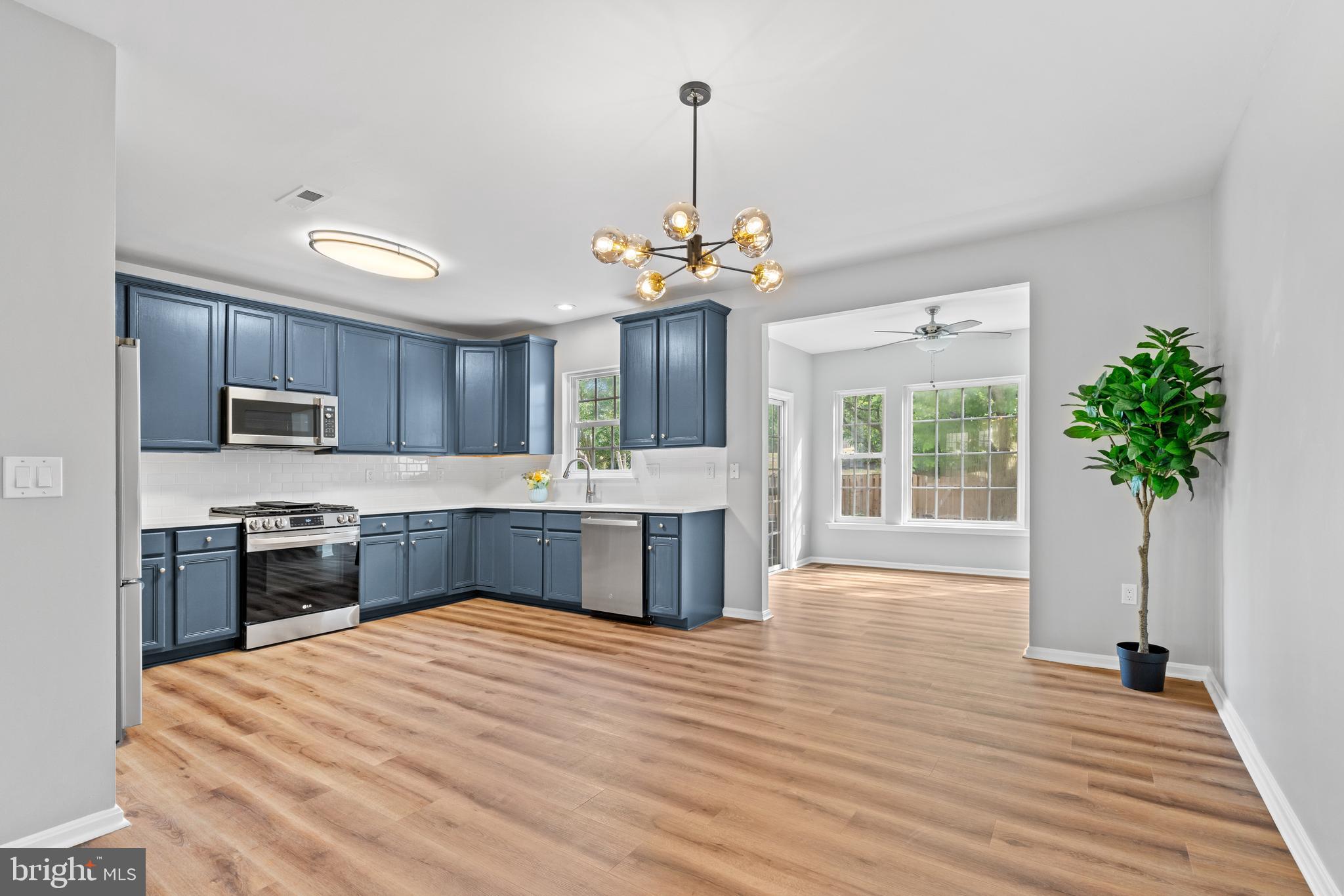 RIVER OAKS - Residential Lease