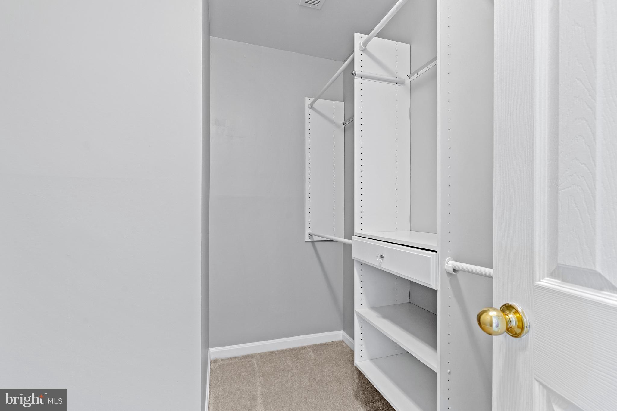 RIVER OAKS - Residential Lease