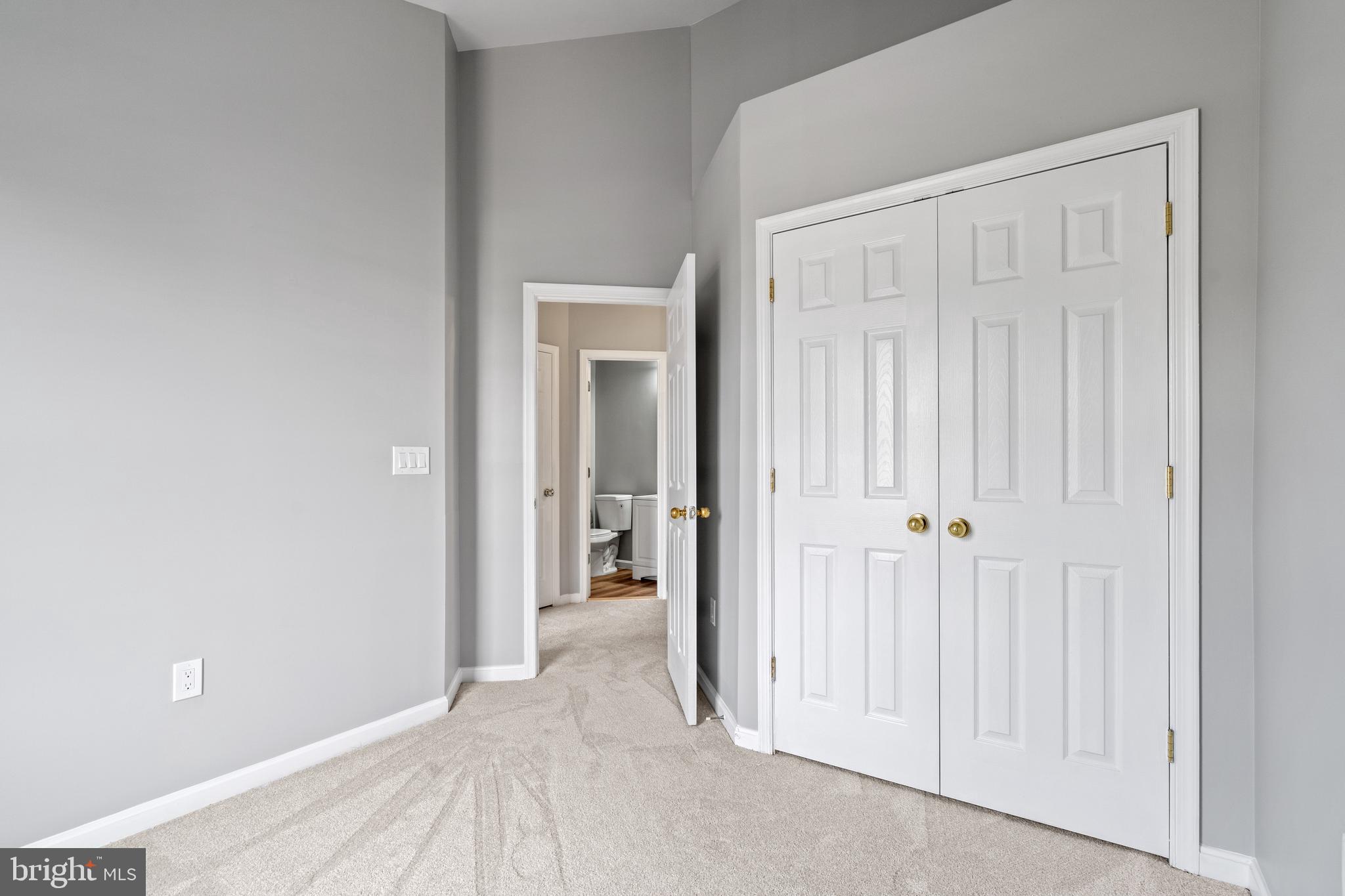 RIVER OAKS - Residential Lease