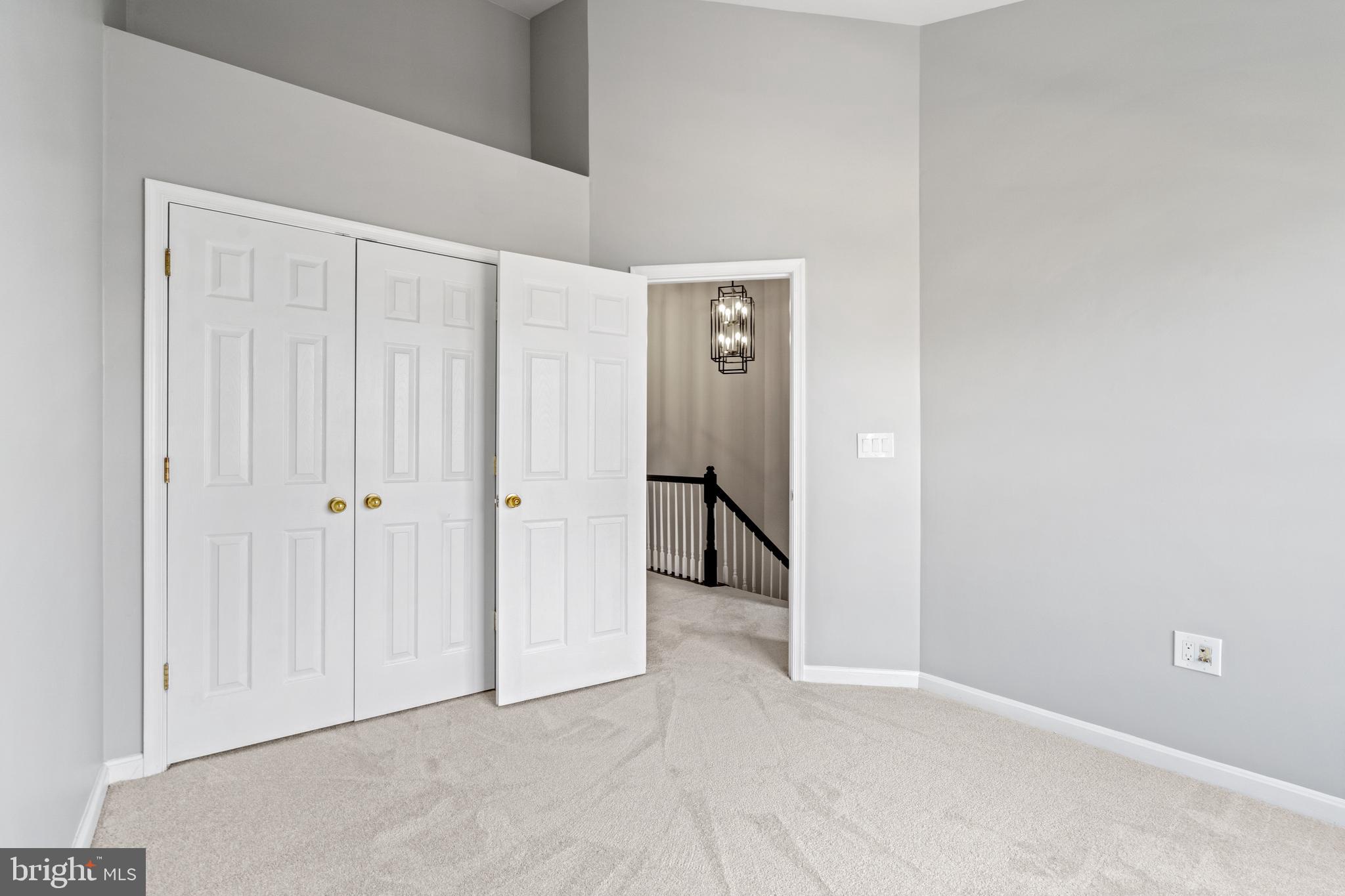 RIVER OAKS - Residential Lease