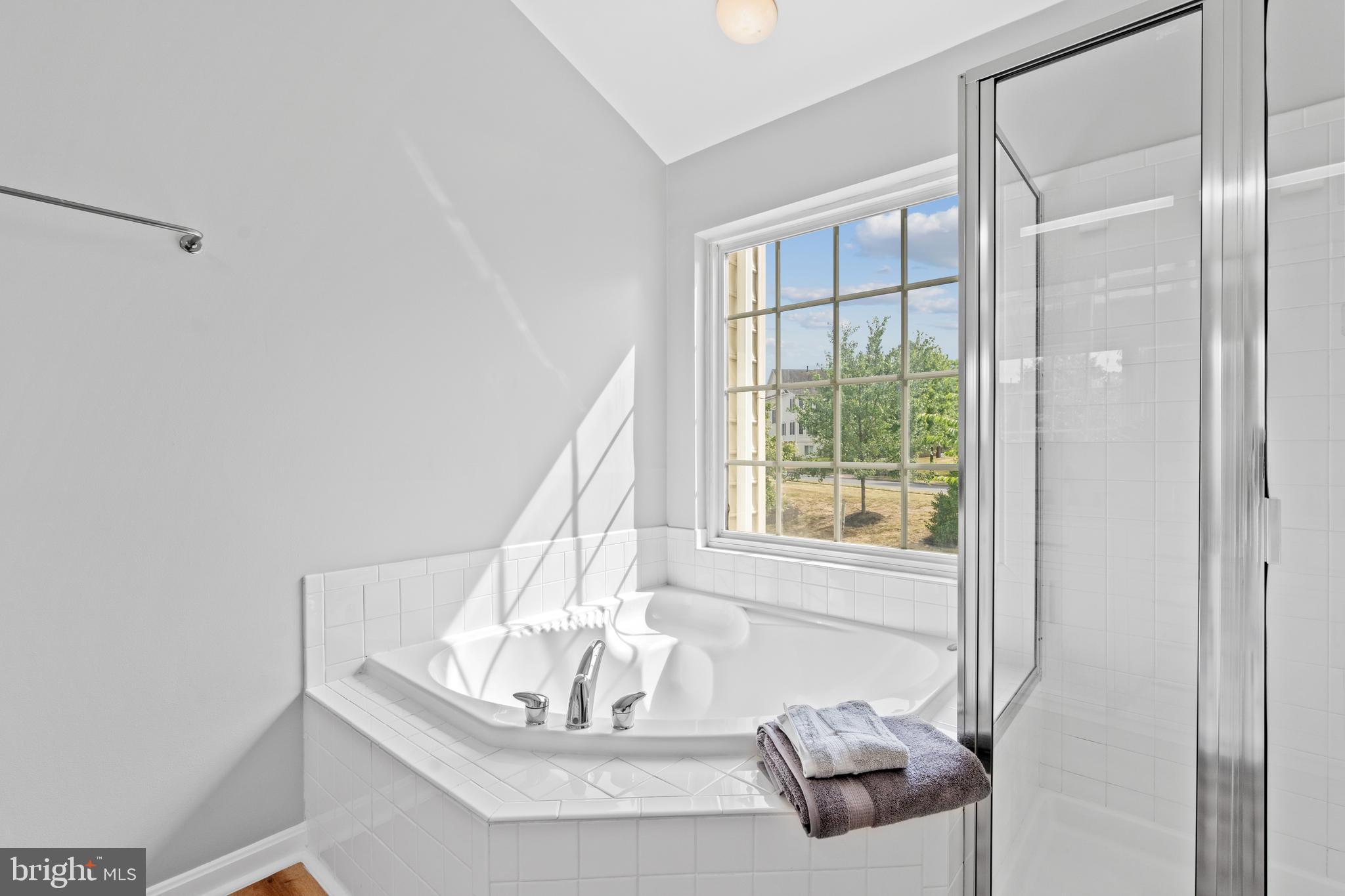 RIVER OAKS - Residential Lease