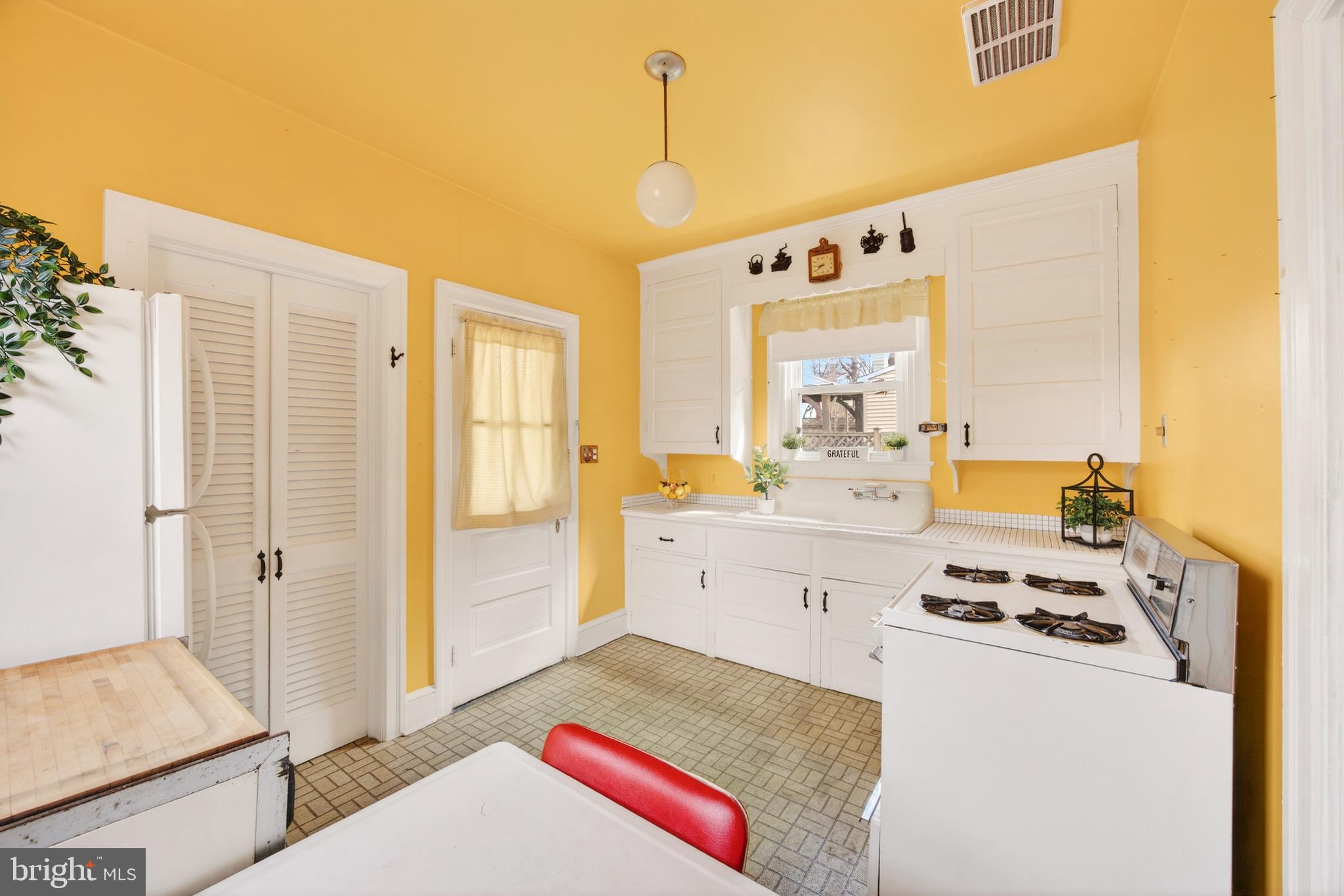 OAK CREST - Residential