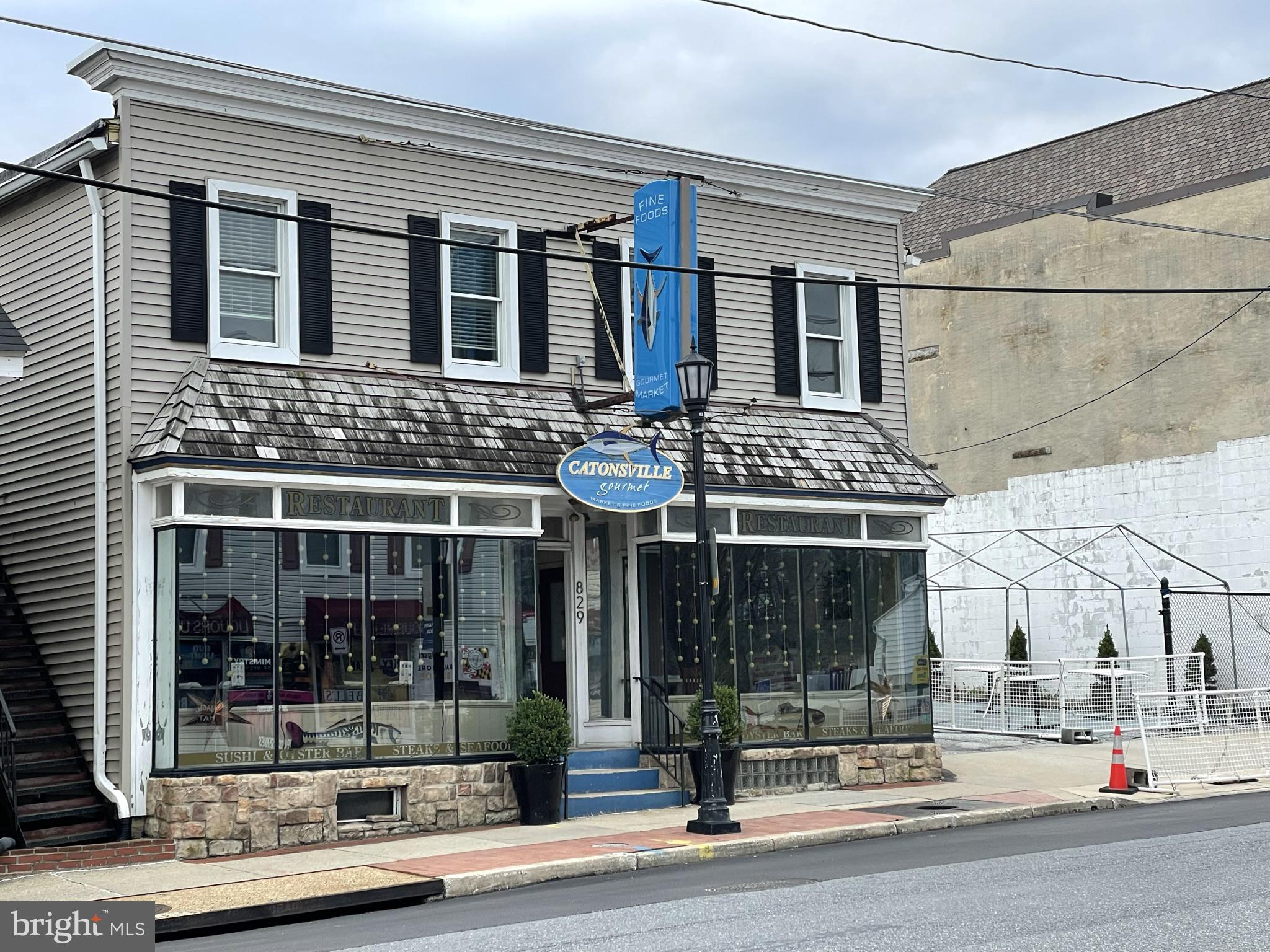 OAK CREST - Residential