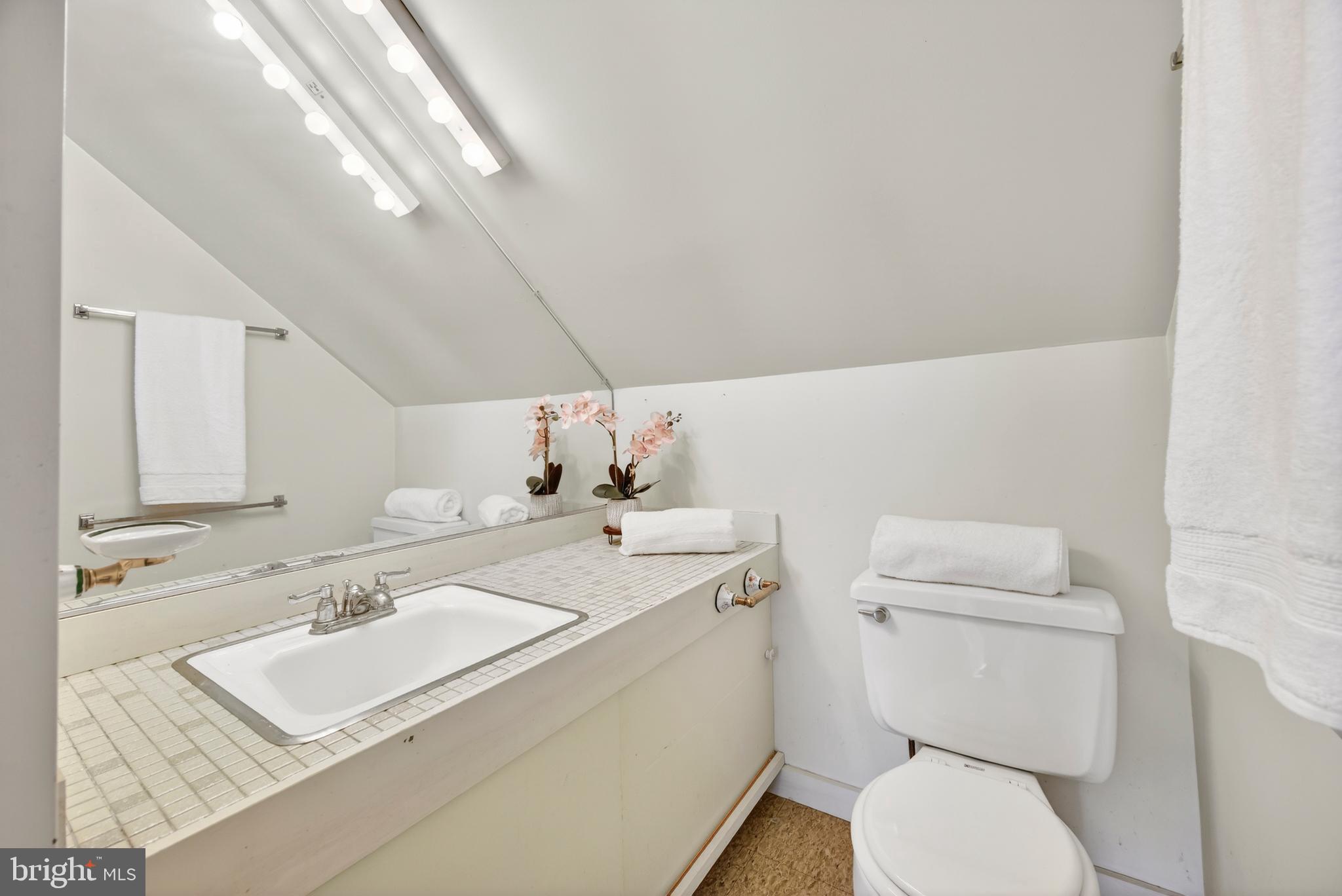 OAK CREST - Residential