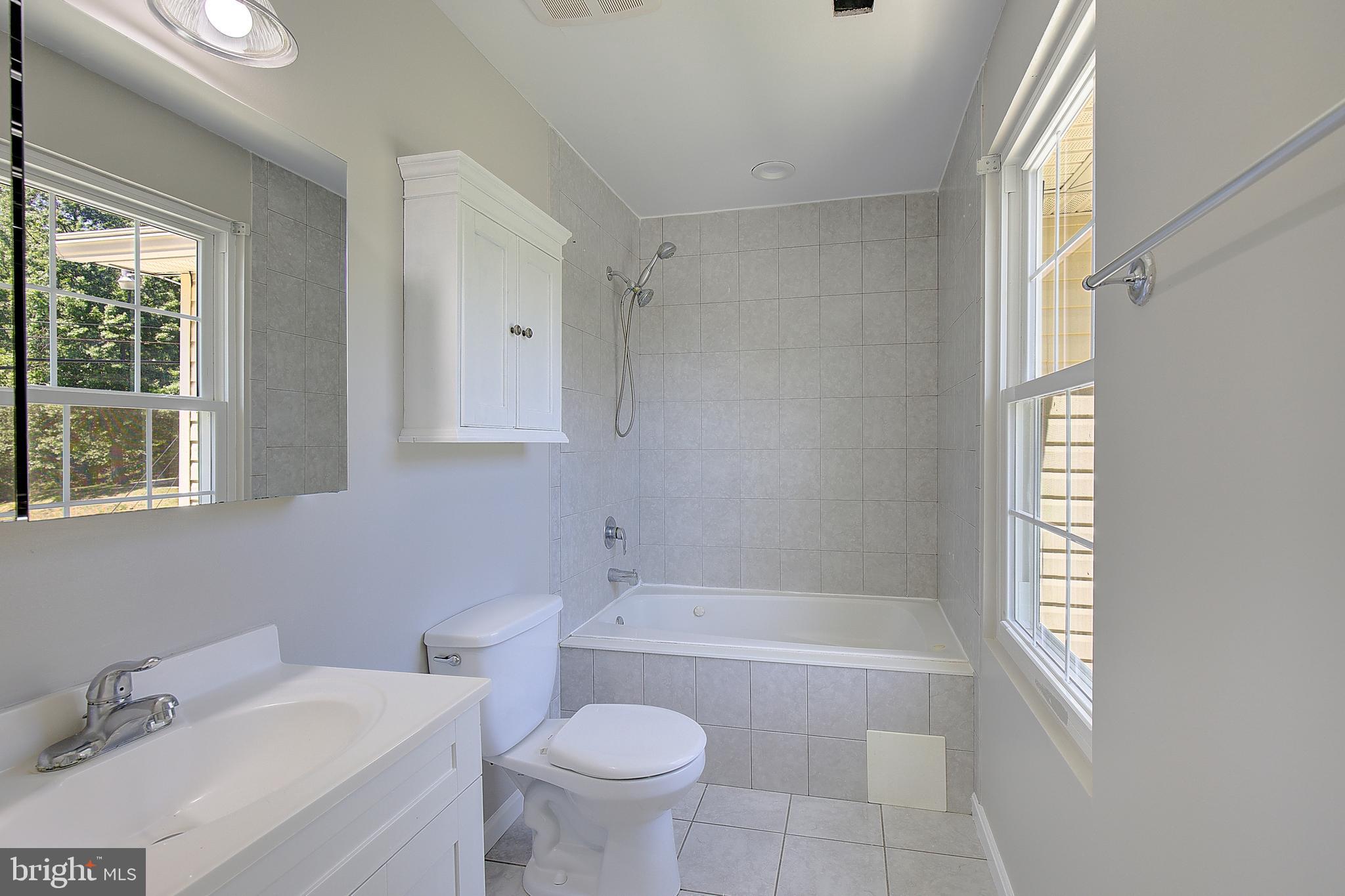 MATTINGLY AVE IND HEAD - Residential